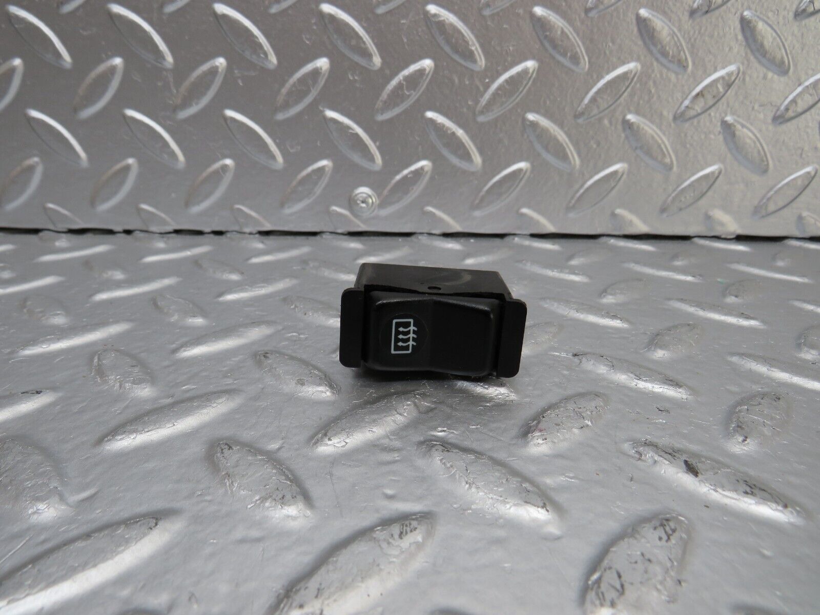 25519 Mercedes-Benz W123 200 Rear Window Defroster Switch 0008206110