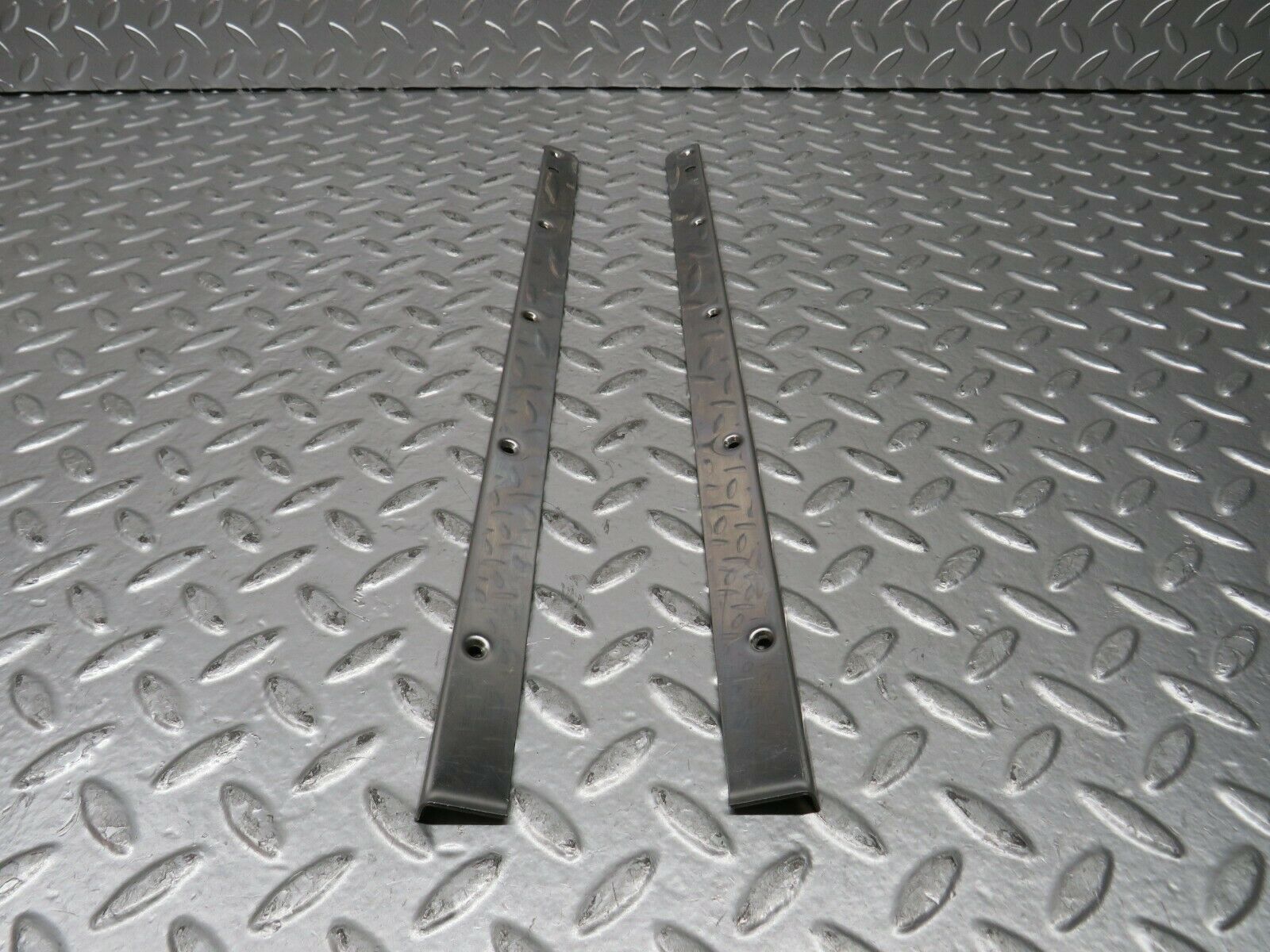 23219 Mercedes-Benz W116 350SE Sunroof Chrome Trim Set