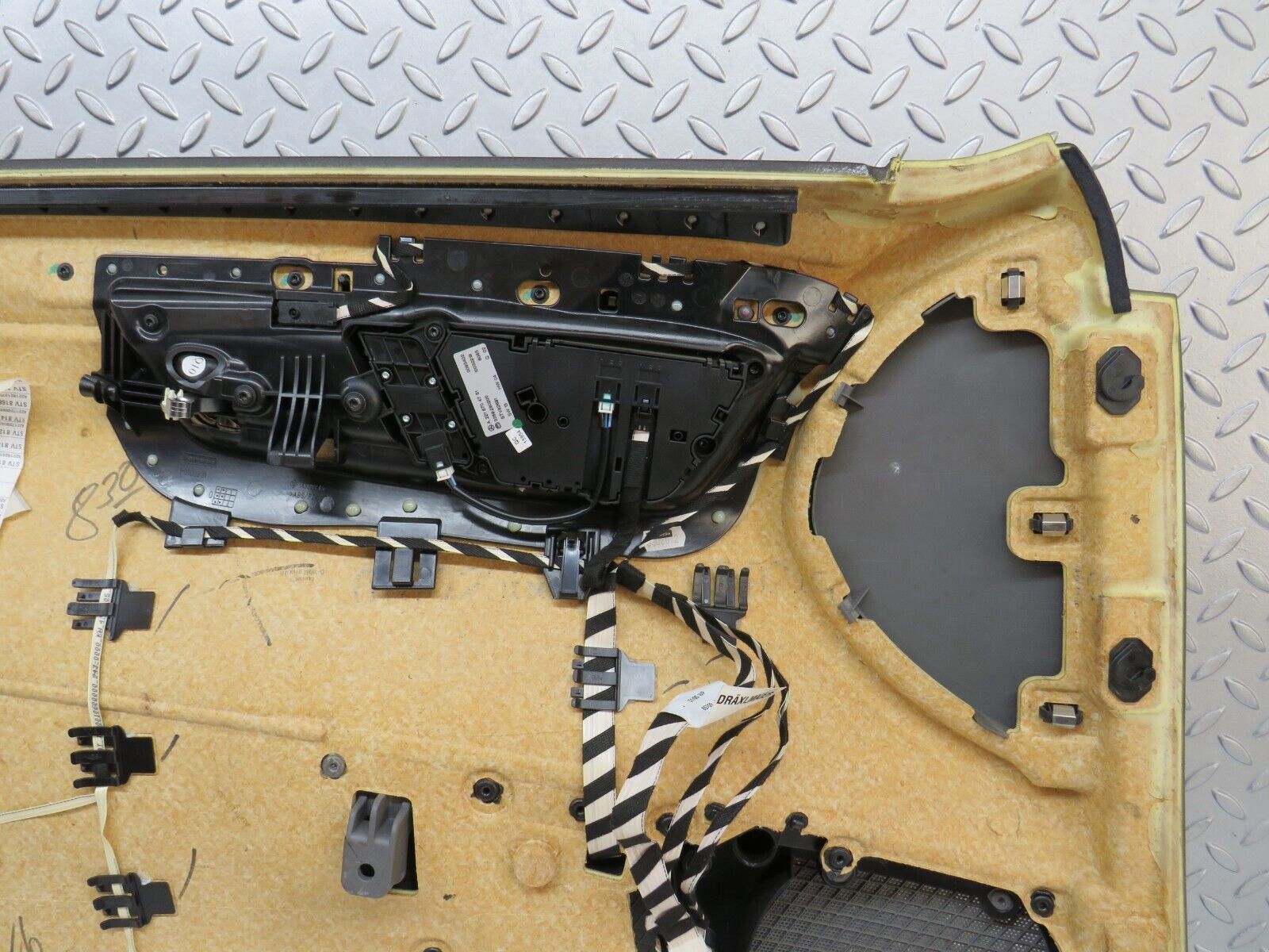 35101 Mercedes-Benz W221 Front Right Door Card