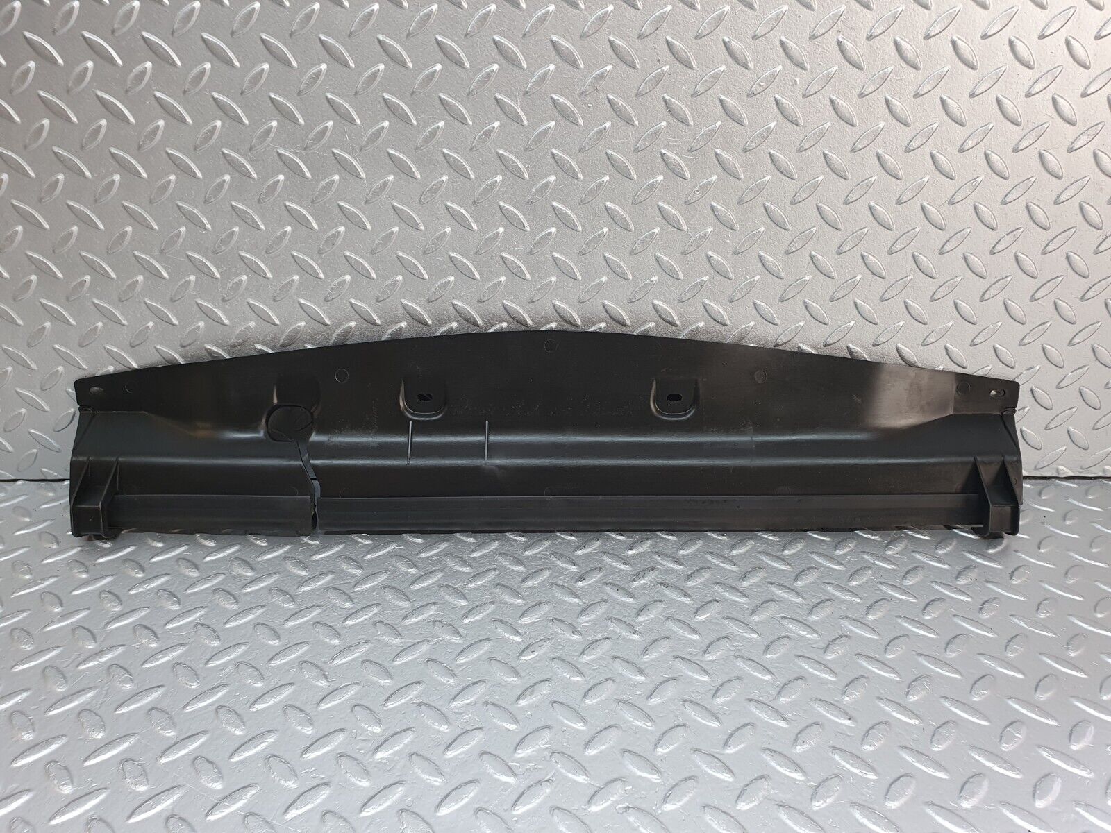 41568 Mercedes-Benz W124 200E Radiator Fan Shroud Cover Trim 1245050088