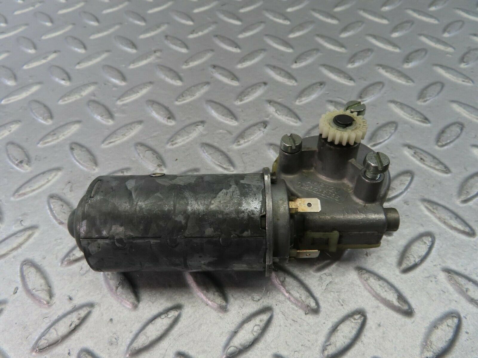 9246 Mercedes-Benz C124 300CE Coupe Seat Belt Presenter Motor Left 0390206695