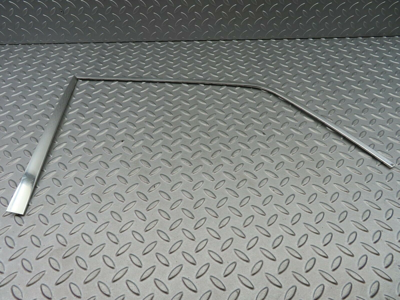 5906 Mercedes-Benz W123 200 Door Chrome Window Frame Front Right