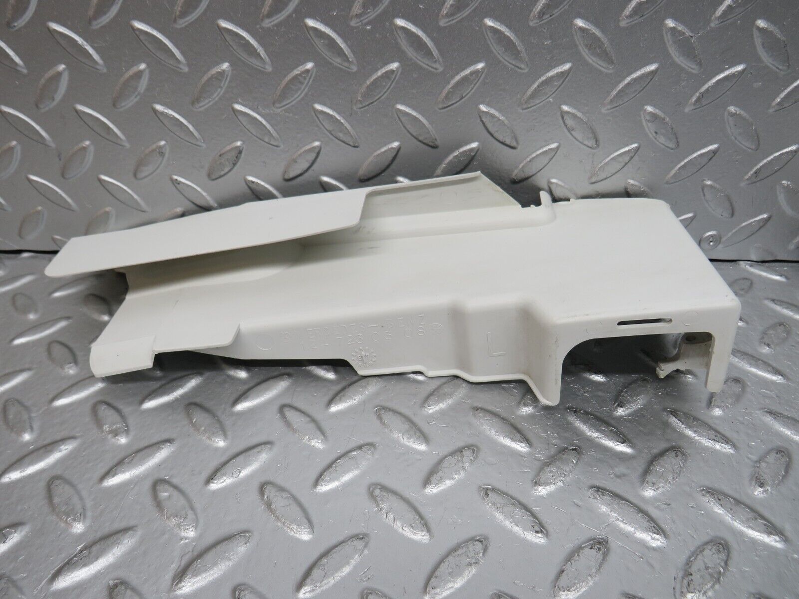 32364 Mercedes-Benz S124 300TE Front Door Lock Cover 2x 1247230408 1247230308