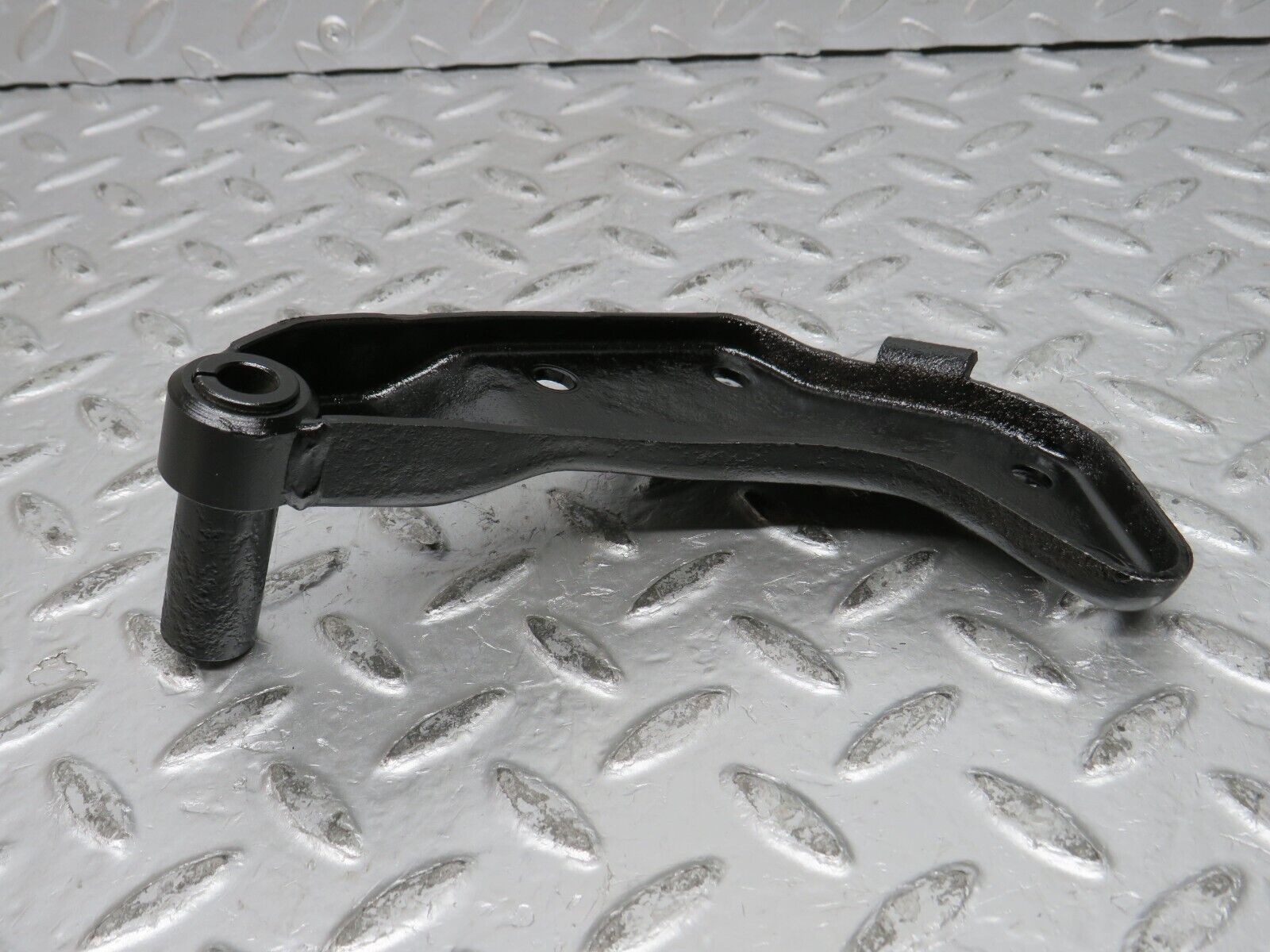 32128 Mercedes-Benz W123 230E Alternator Generator Bracket