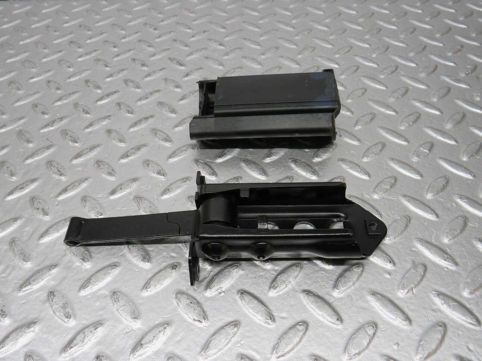 31530 Mercedes-Benz S124 220TE Wagon Door Safety Check Strap