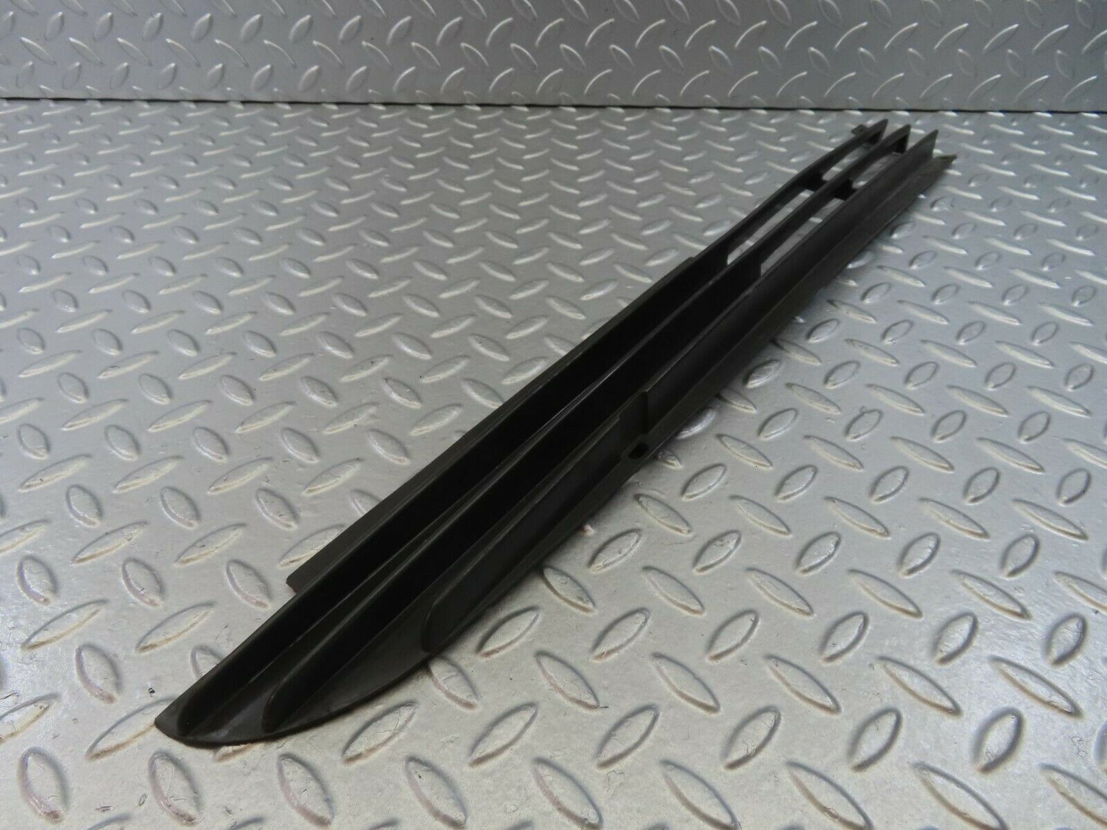 8866 Mercedes-Benz W115 Front Lower Grill Right