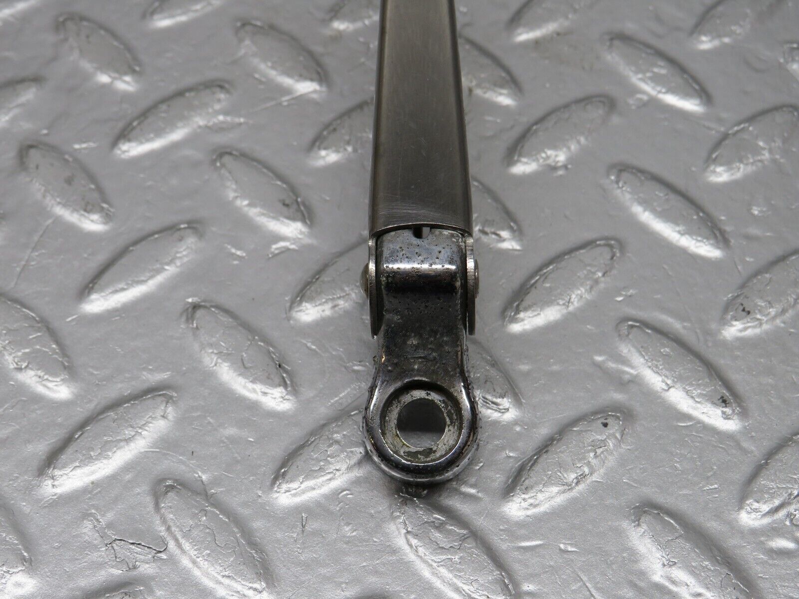 40372 Mercedes-Benz W110 230 Windscreen Wiper Arm Right Side