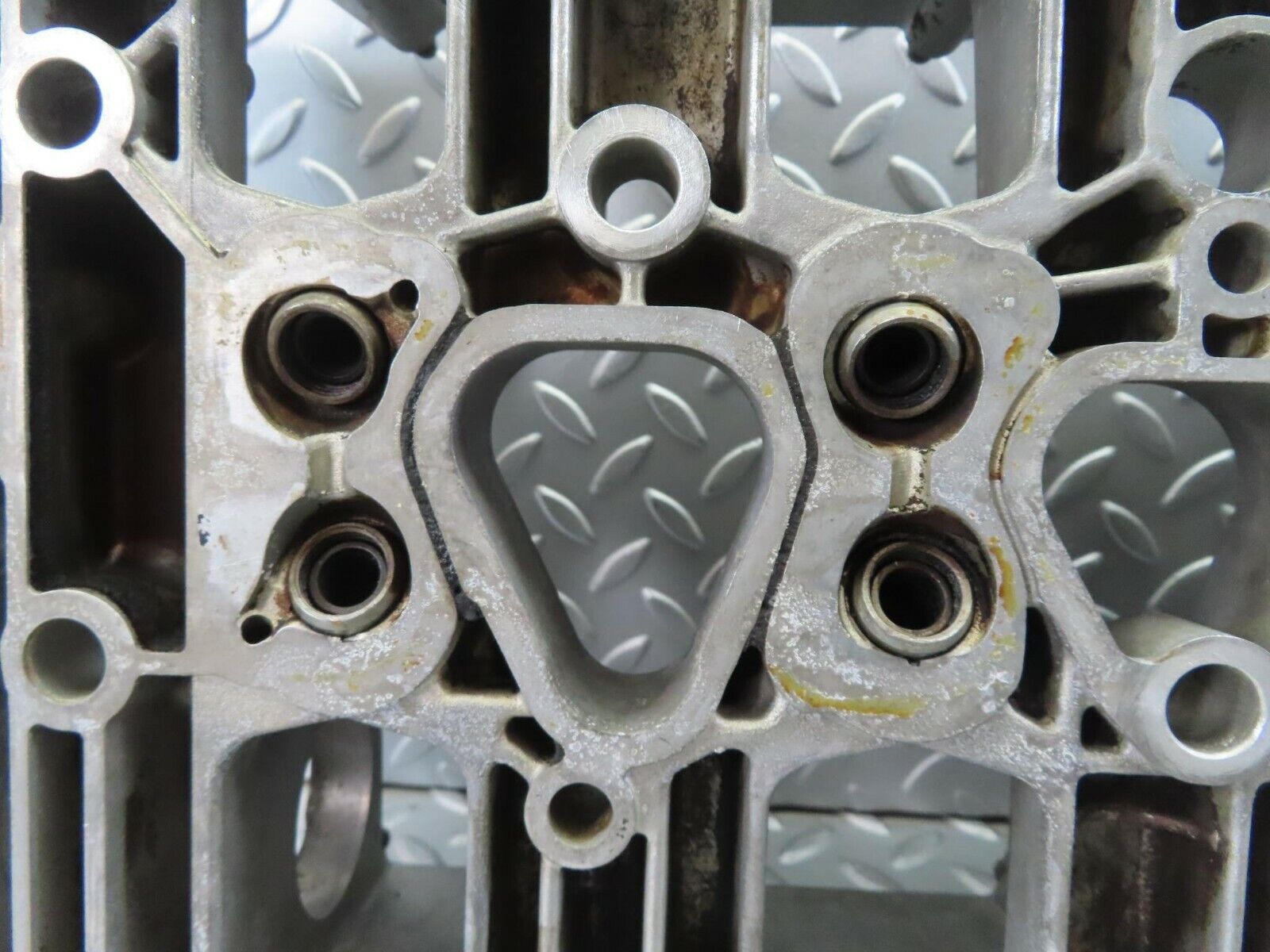 10188 Mercedes-Benz C123 280CE Coupe Camshaft Bearing Casing 1100163304