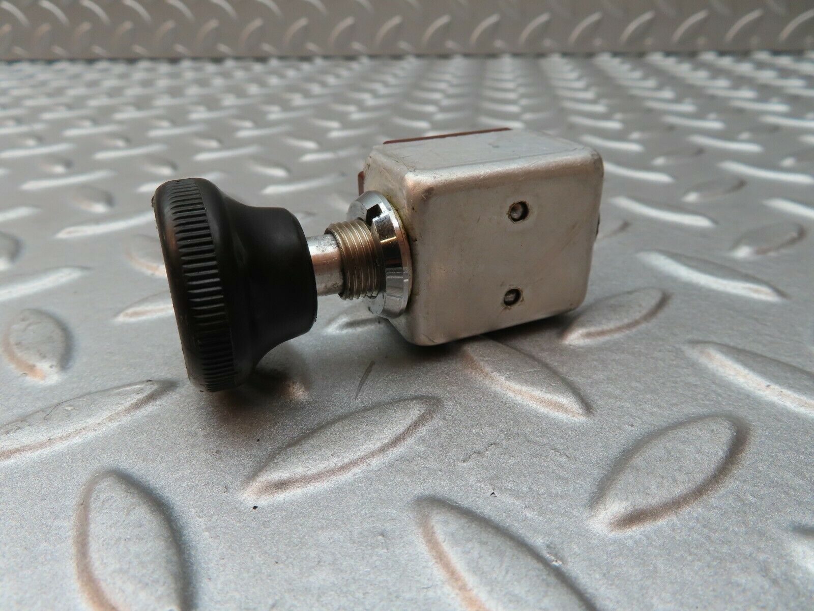 4630 Mercedes-Benz W114 280CE Coupe Rear Window Heater Switch