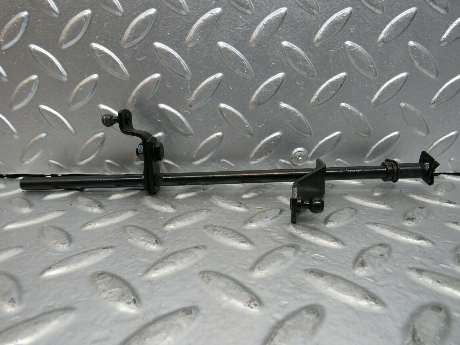 23401 Mercedes-Benz W116 350SE Throttle Linkage