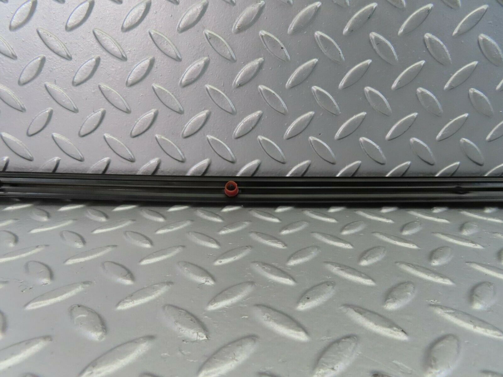 10267 Mercedes-Benz W123 Front Left Fender Wing Centre Moulding Trim