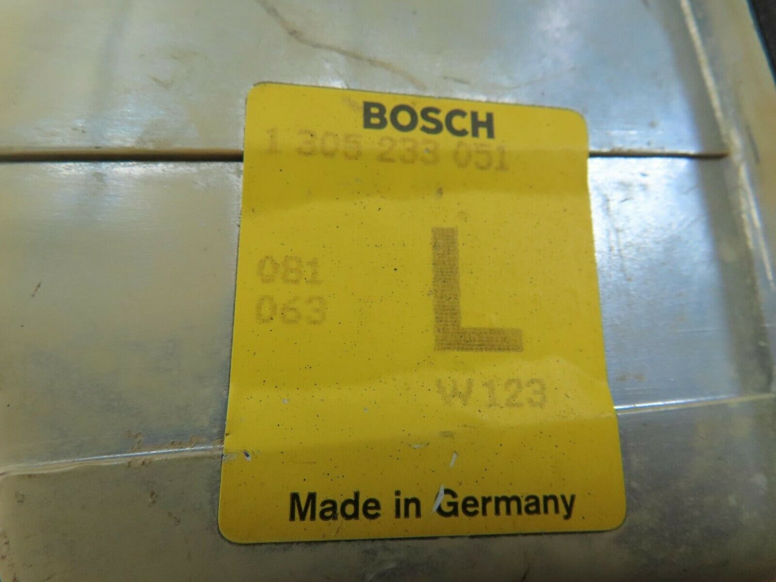 8066 Mercedes-Benz W123 Indicator Light Front Left Bosch 1305233051