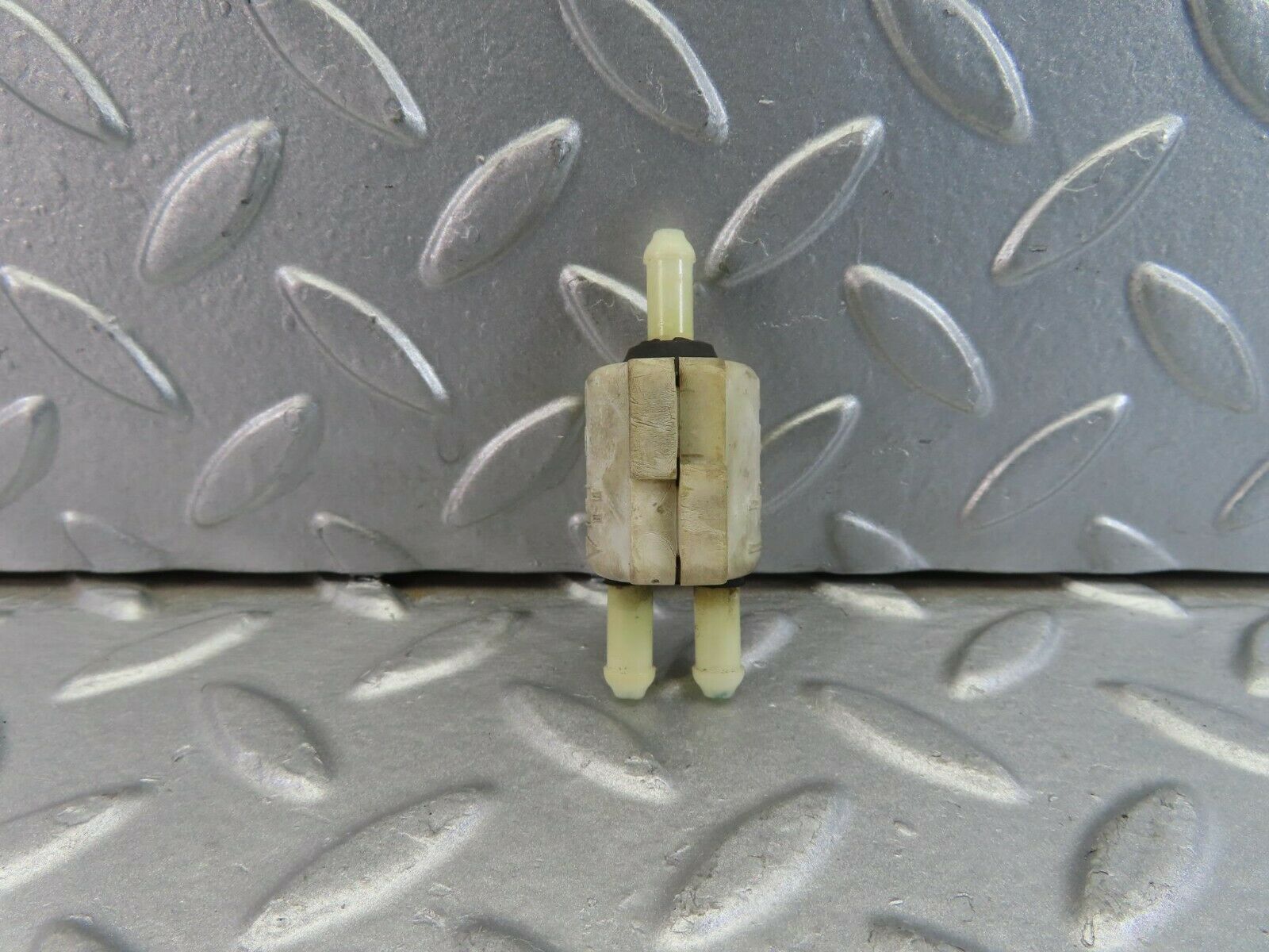 10104 Mercedes-Benz C123 230CE Coupe Windscreen Washer Fluid Distributor