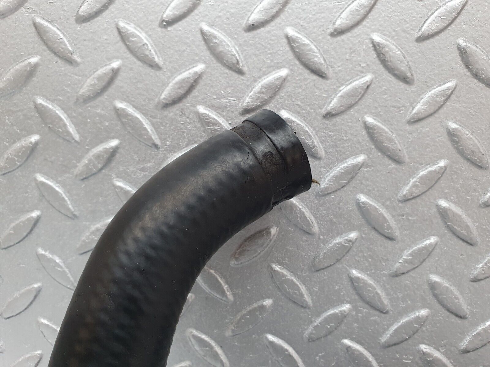 41577 Mercedes-Benz W124 200E Upper Radiator Hose 1245010182