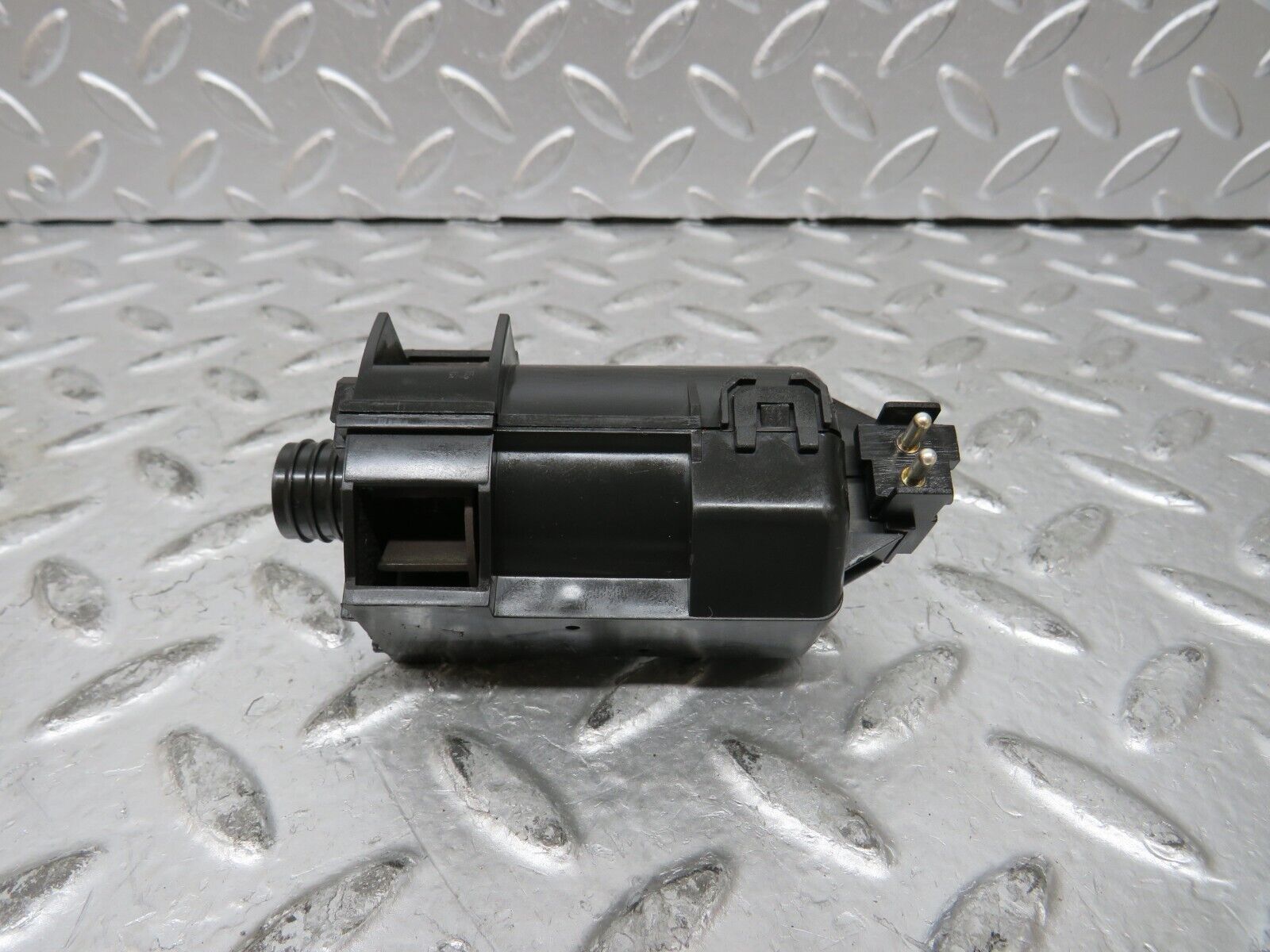 27581 Mercedes-Benz S124 300TE Wagon Temperature Sensor Bosch 0130002802