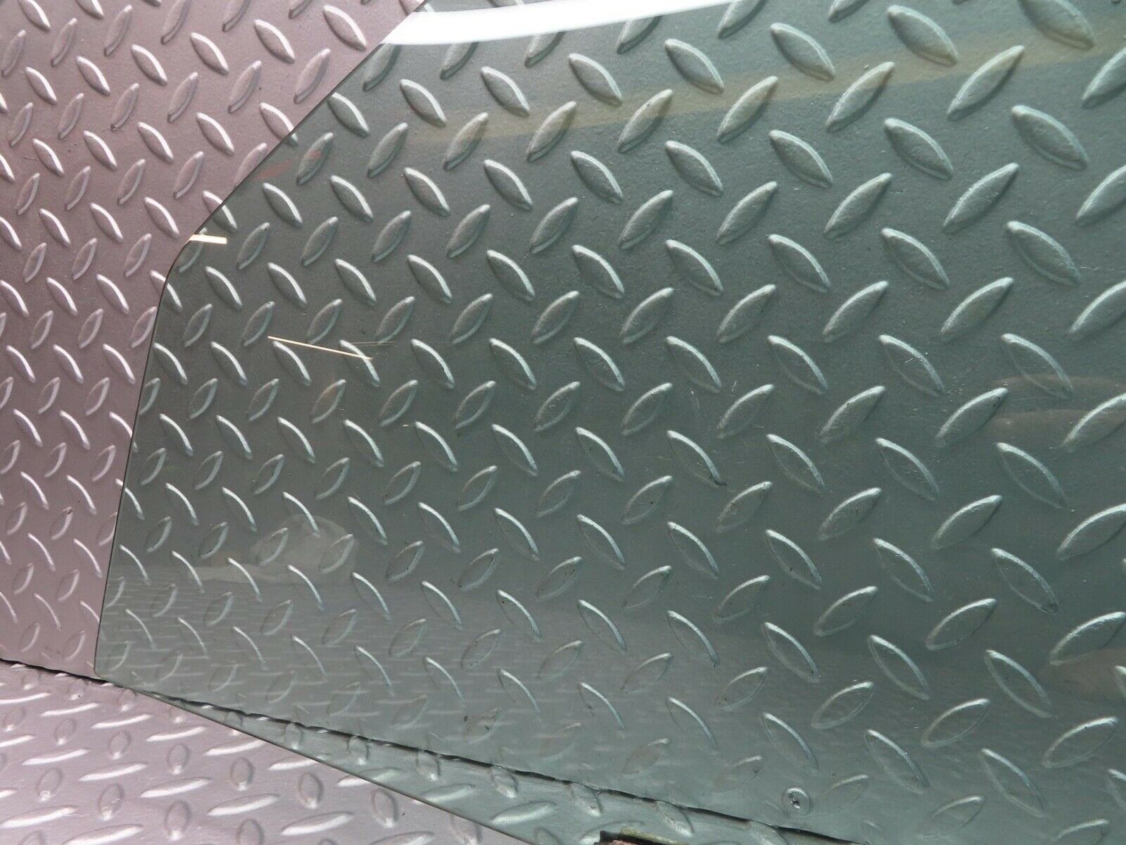 14791 Mercedes-Benz W201 190E Front Left Door Window Glass