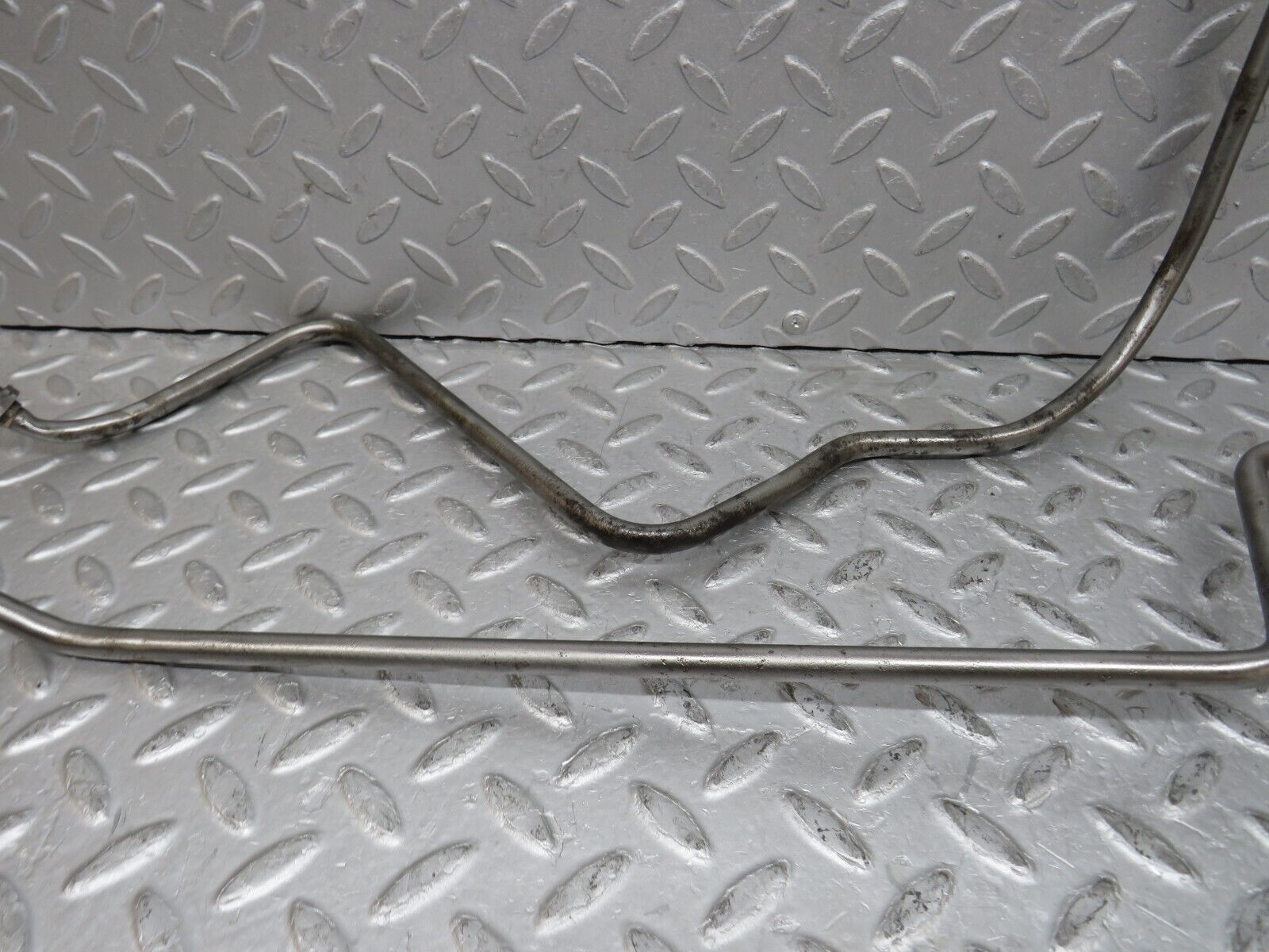 37667 Mercedes-Benz W109 300SEL Power Steering Oil Hose Pipe