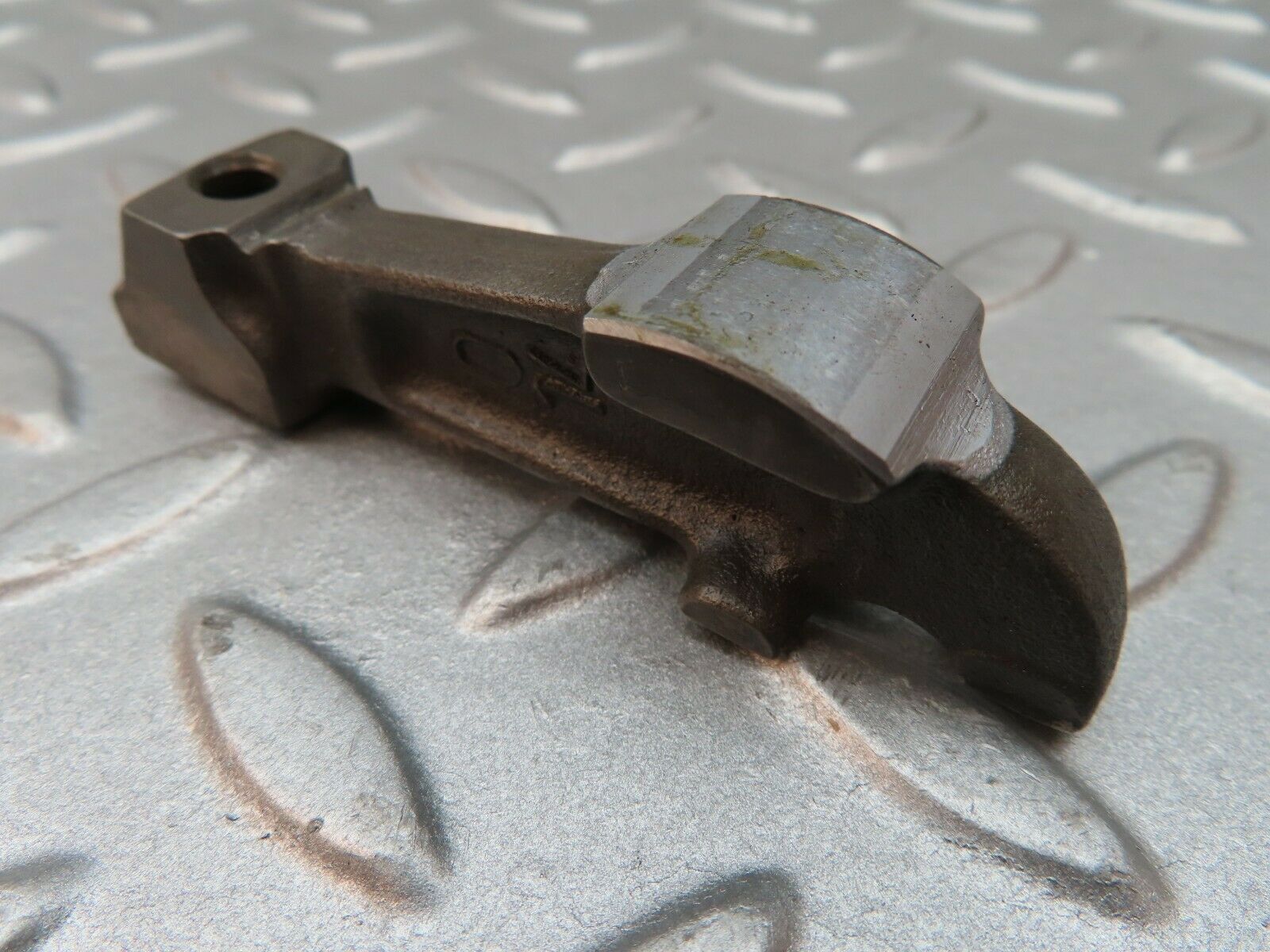 3537 Mercedes-Benz W108 280SE Valve Rocker Arm With Retaining Spring