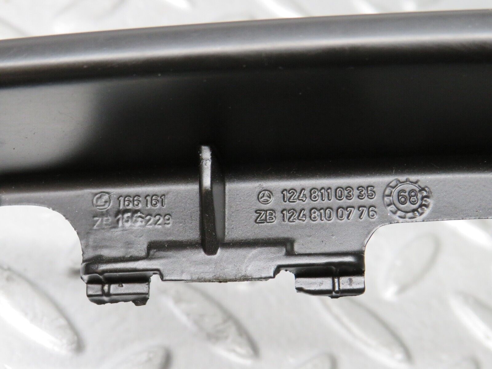 38200 Mercedes-Benz W201 190E 2.0L Wing Mirror Bracket With Frame Left 1248110541 1248110335