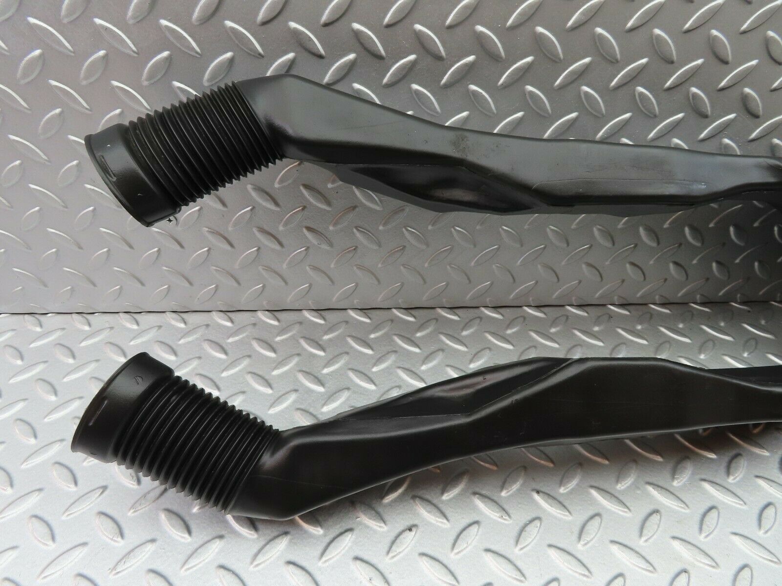 6133 Mercedes-Benz W126 380SE Air Duct Heating Pipe 1268310646