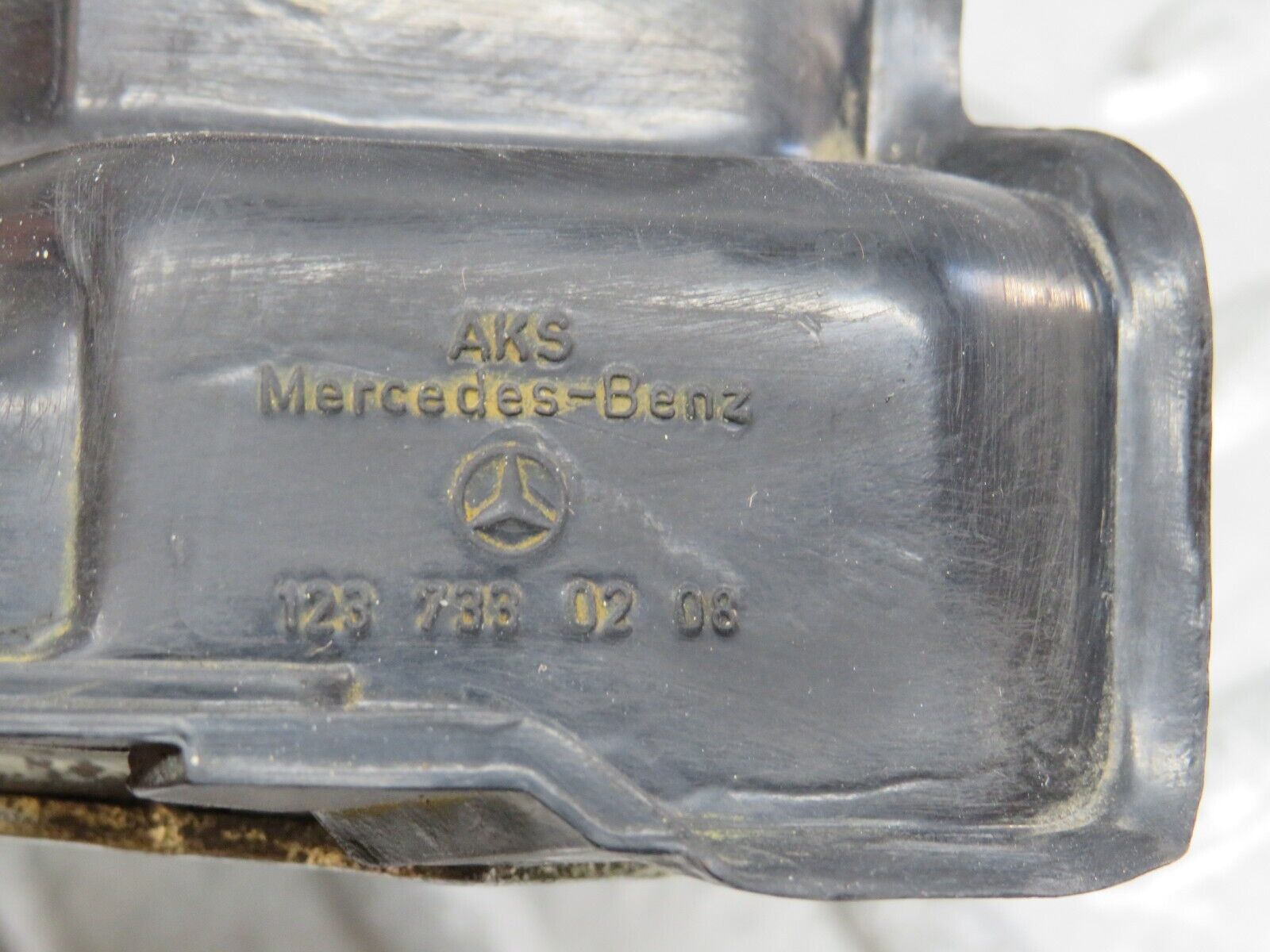 28741 Mercedes-Benz W123 230E Rear Right Door Lock Mechanism 1237230208