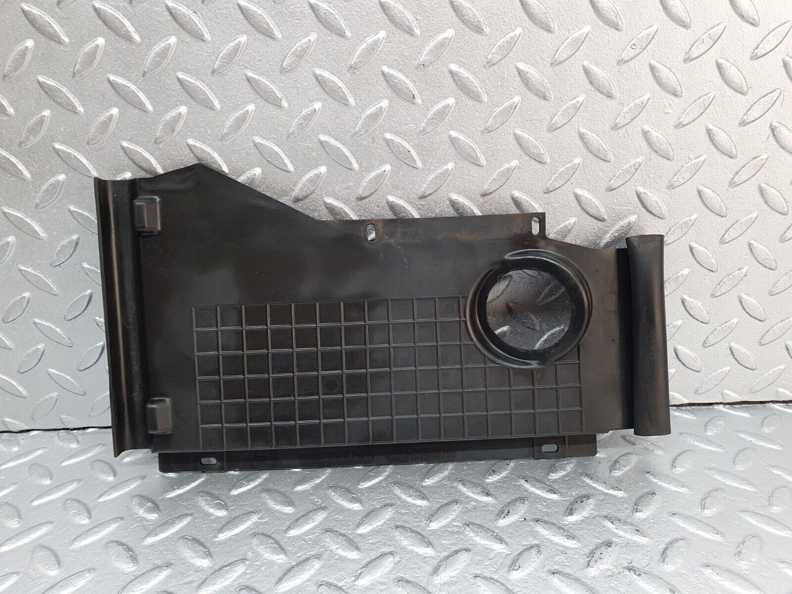 41549 Mercedes-Benz W124 200E Radiator Fan Shroud Cover 1245051588