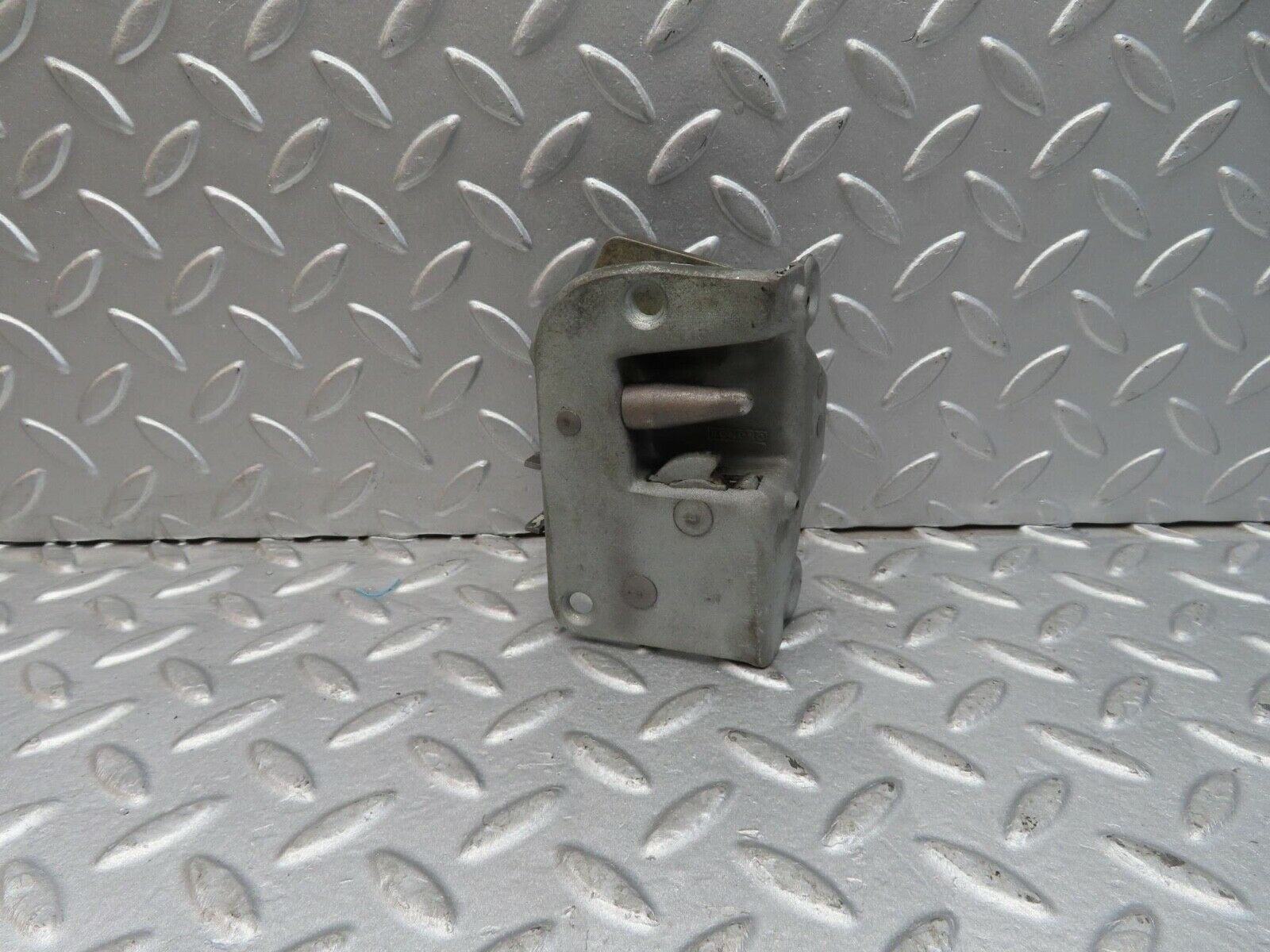 12350 Mercedes-Benz W108 280SE 3.5 Front Left Door Lock Mechanism