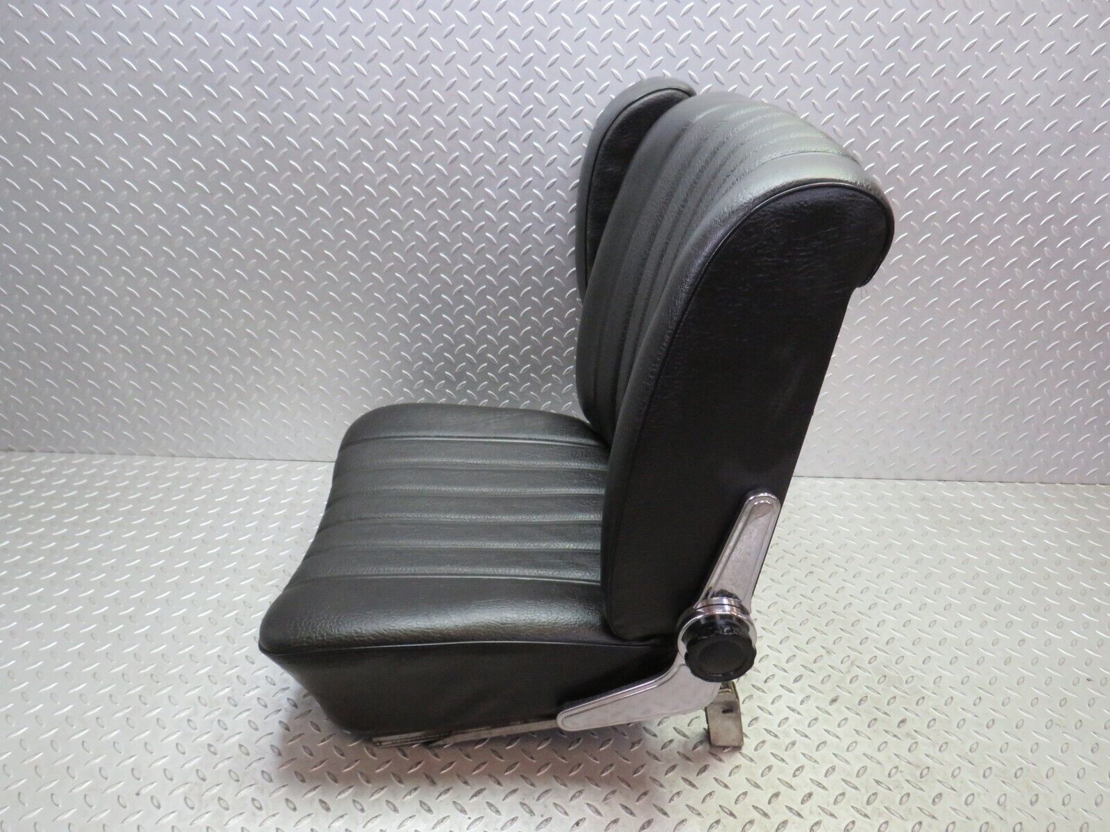 35884 Mercedes-Benz W108 Front Left Seat Black
