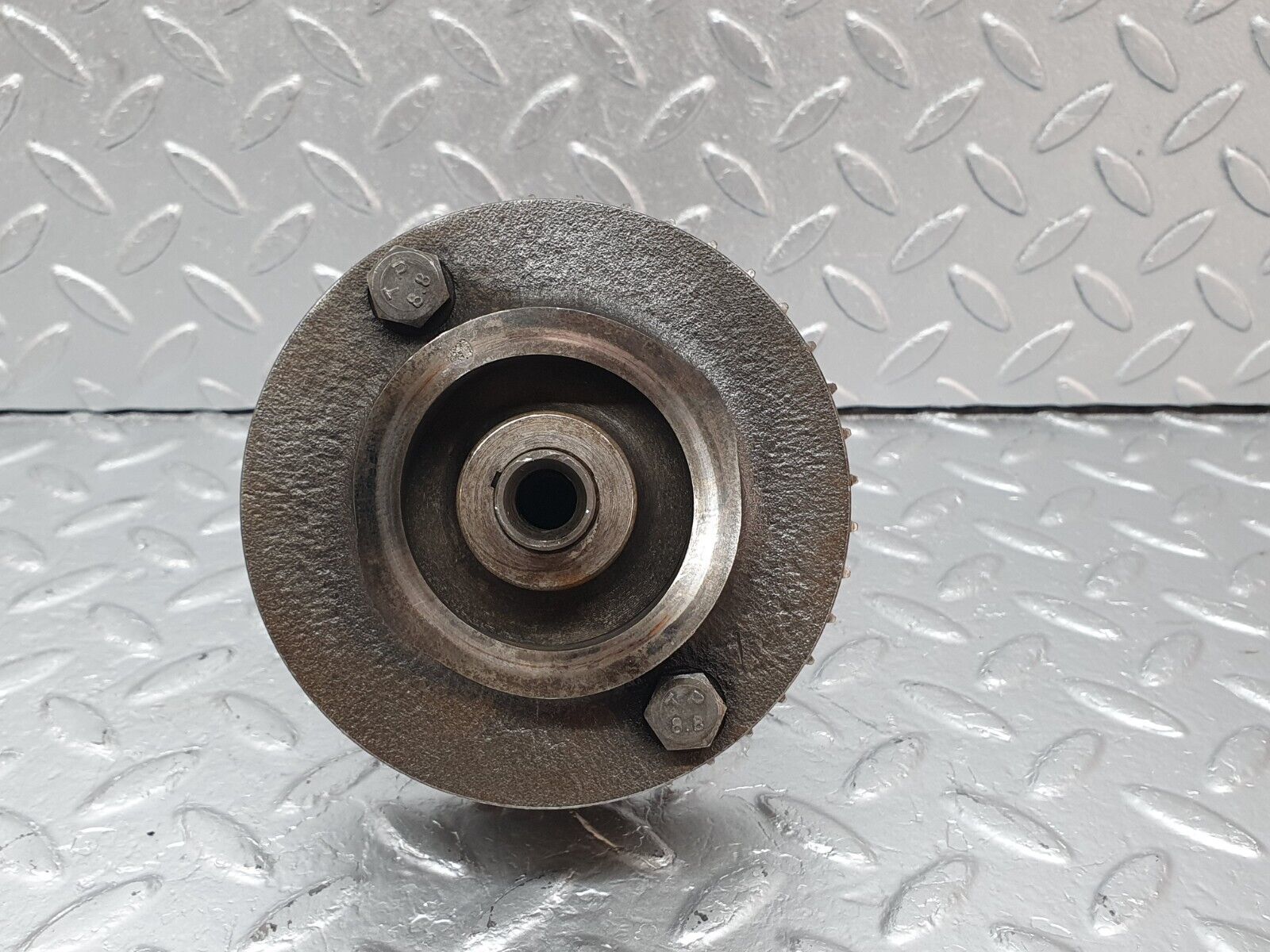 40871 Mercedes-Benz W123 240D Intermediate Timing Gear Shaft