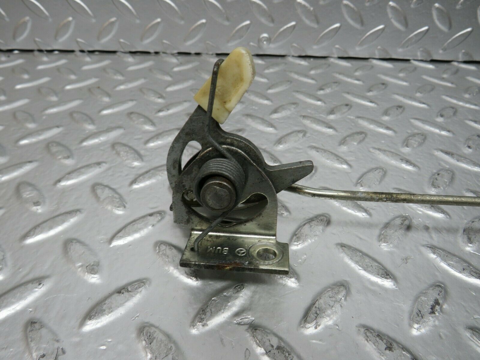 24263 Mercedes-Benz S124 220TE Wagon Rear Seat Bench Locking Mechanism Right