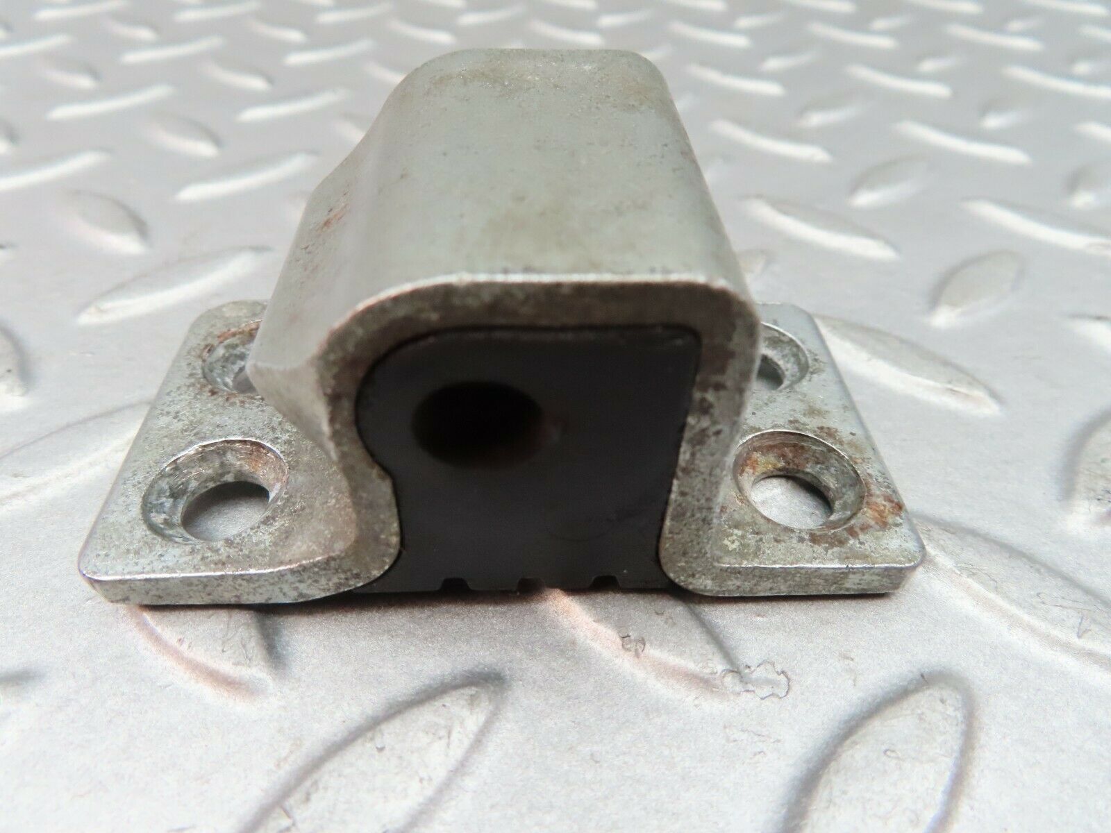 6352 Mercedes-Benz W126 380SE Door Lock Latch Left Side