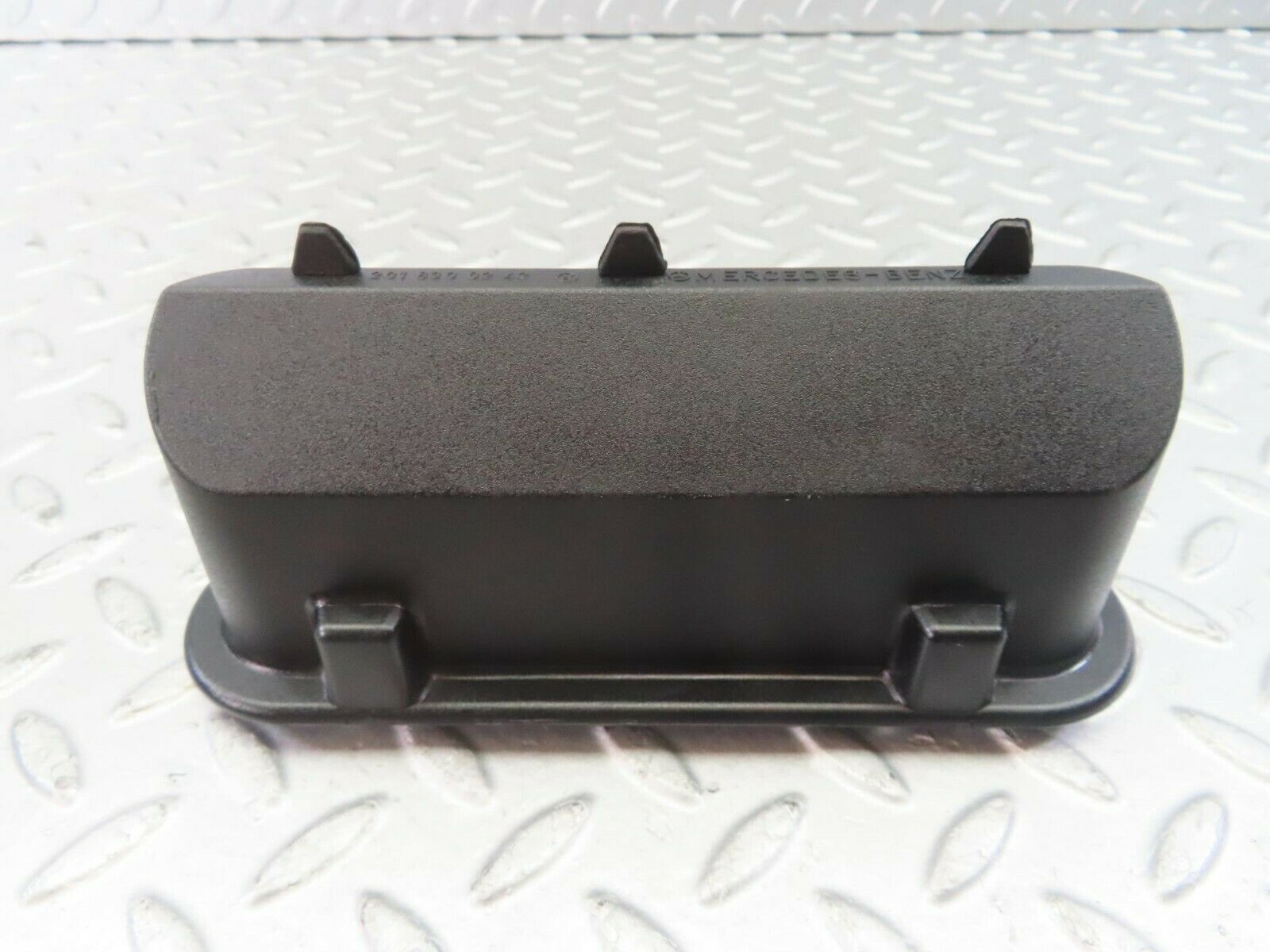 10372 Mercedes-Benz W201 190E Trunk Breather Ventilation Valve 2018300242