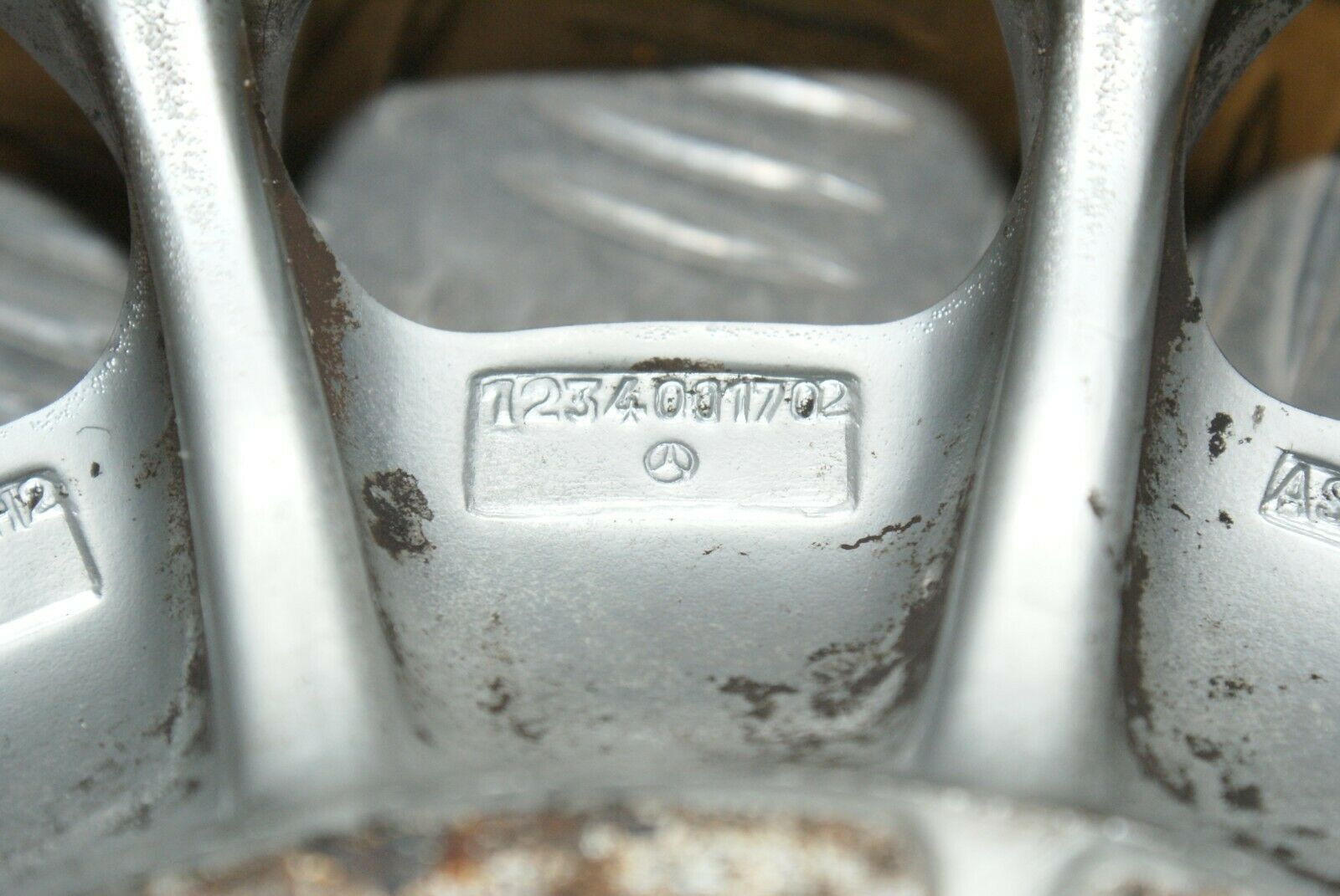 2457 Mercedes-Benz W123 Alloy Wheel Mexican Hat 5.5Jx14H2 ET30 1234001702