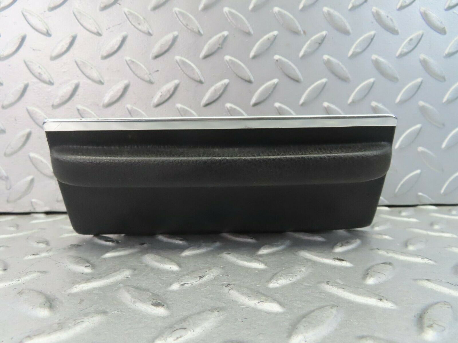 8699 Mercedes-Benz C107 Ashtray