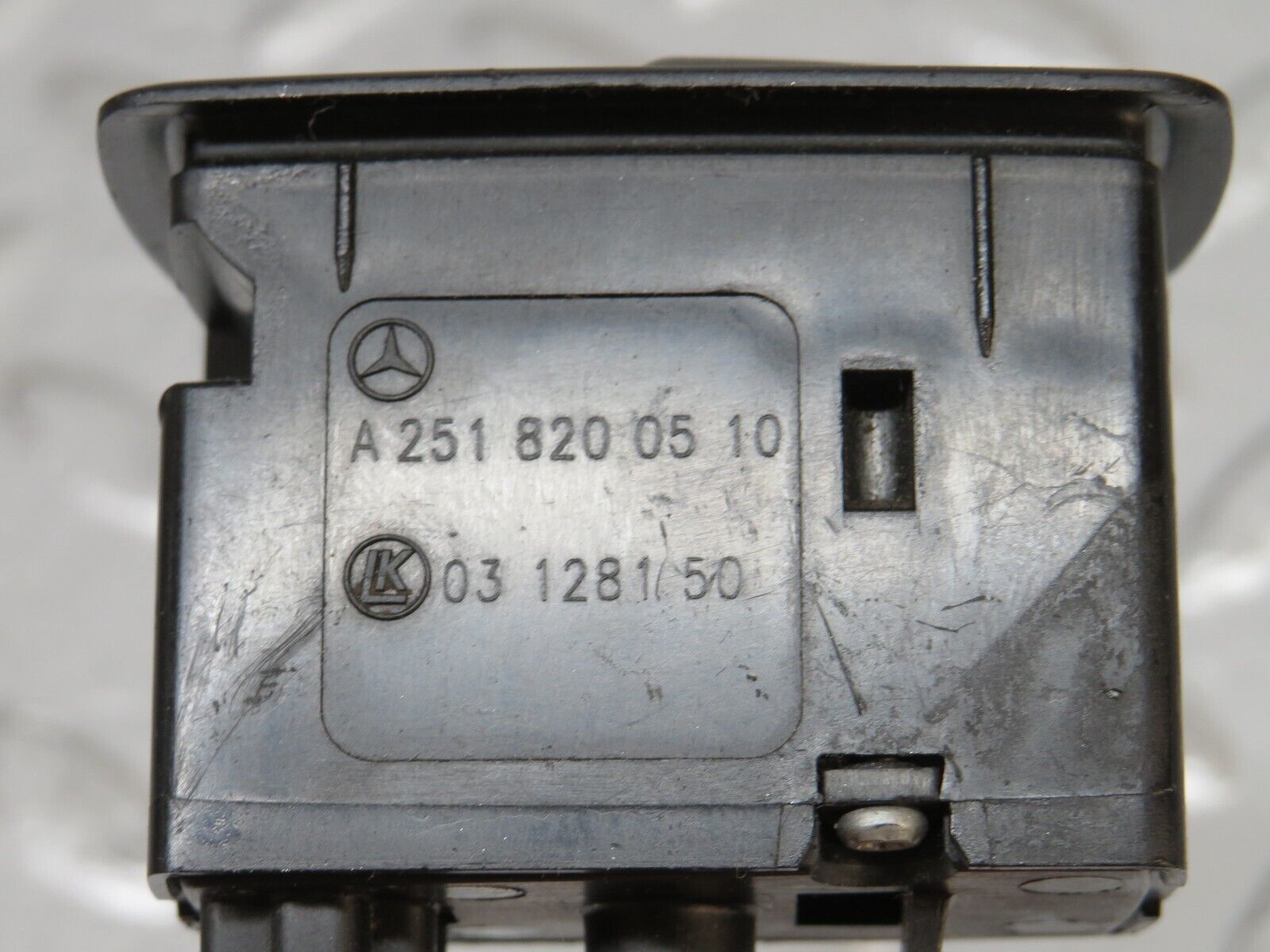 32744 Mercedes-Benz W245 Rear Right Electric Window Switch 2518200510