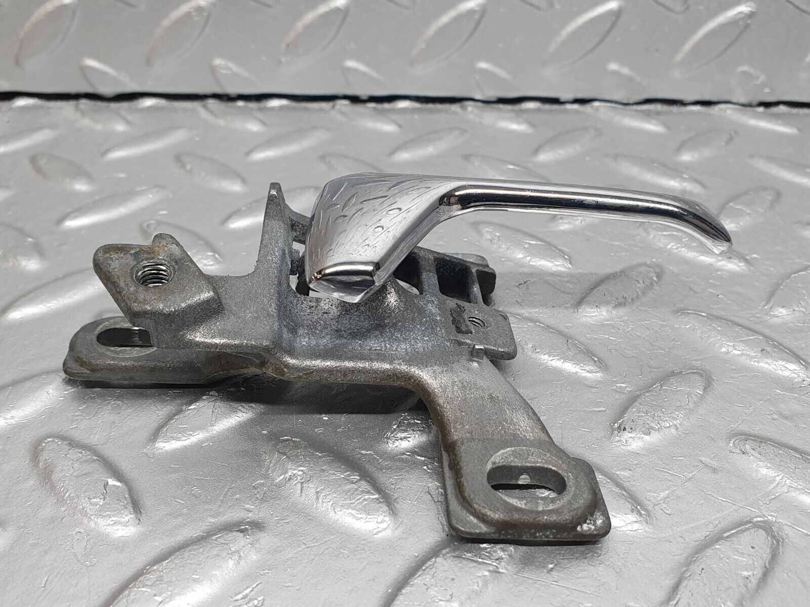 40900 Mercedes-Benz W126 300SE Right Interior Door Handle