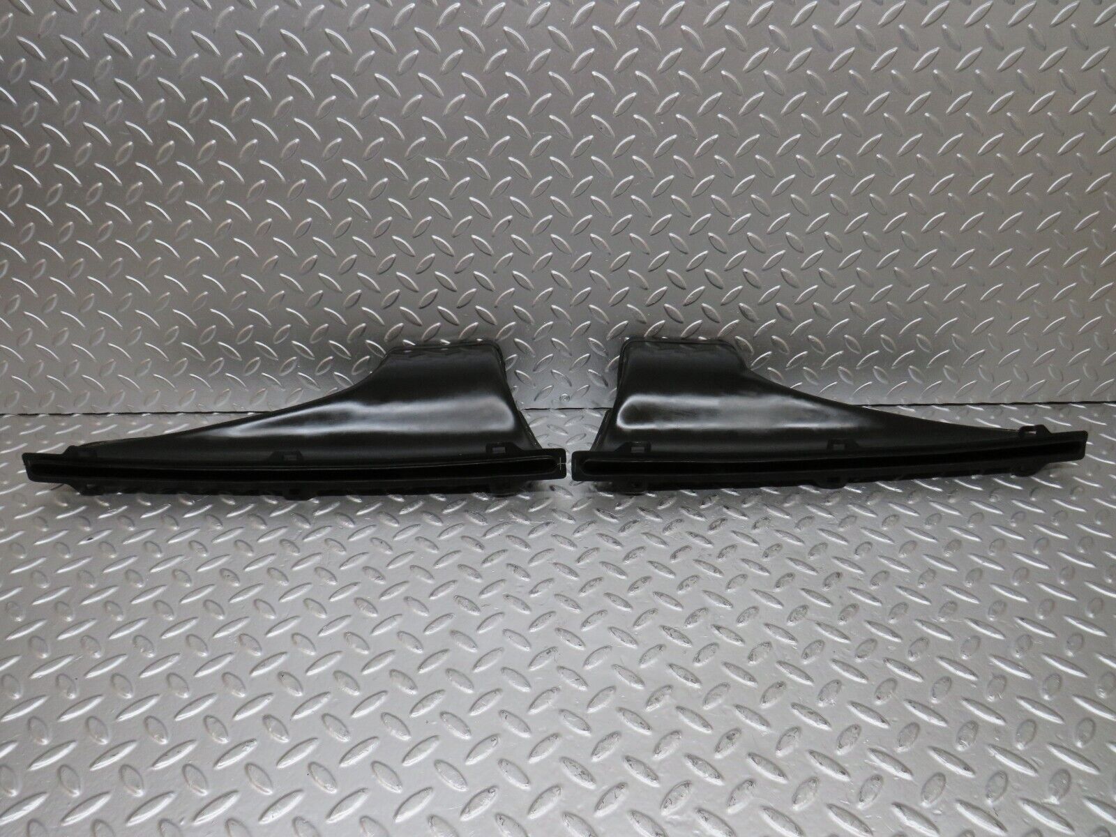 26186 Mercedes-Benz W116 450SE Dashboard Air Vent Duct Pair 1168300319