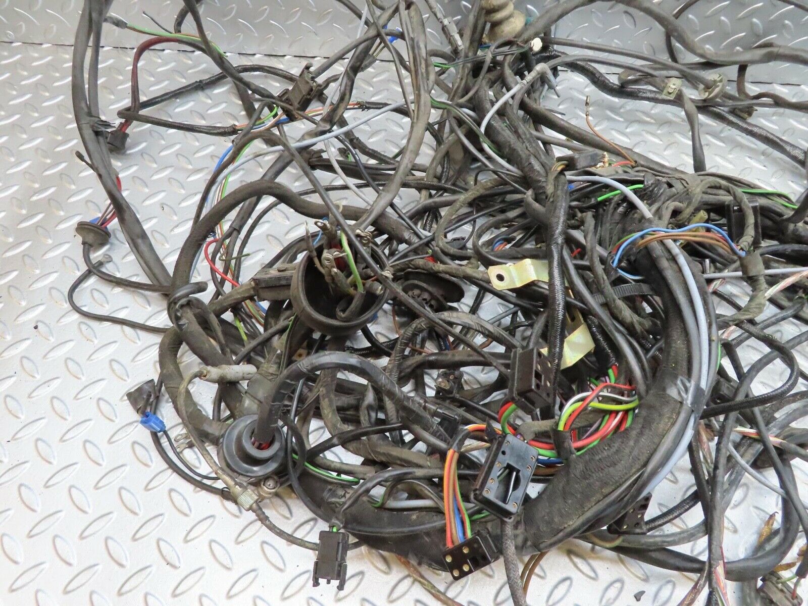 14182 Mercedes-Benz C107 280 SLC Engine Chassis Body Wire Wiring Harness