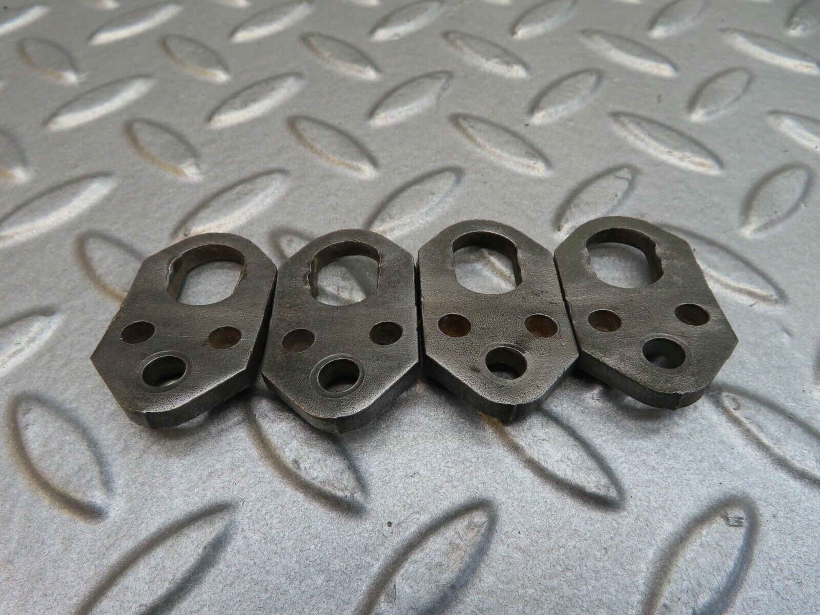 14402 Mercedes-Benz W116 350SE Fuel Injector Bracket Holder 4pcs