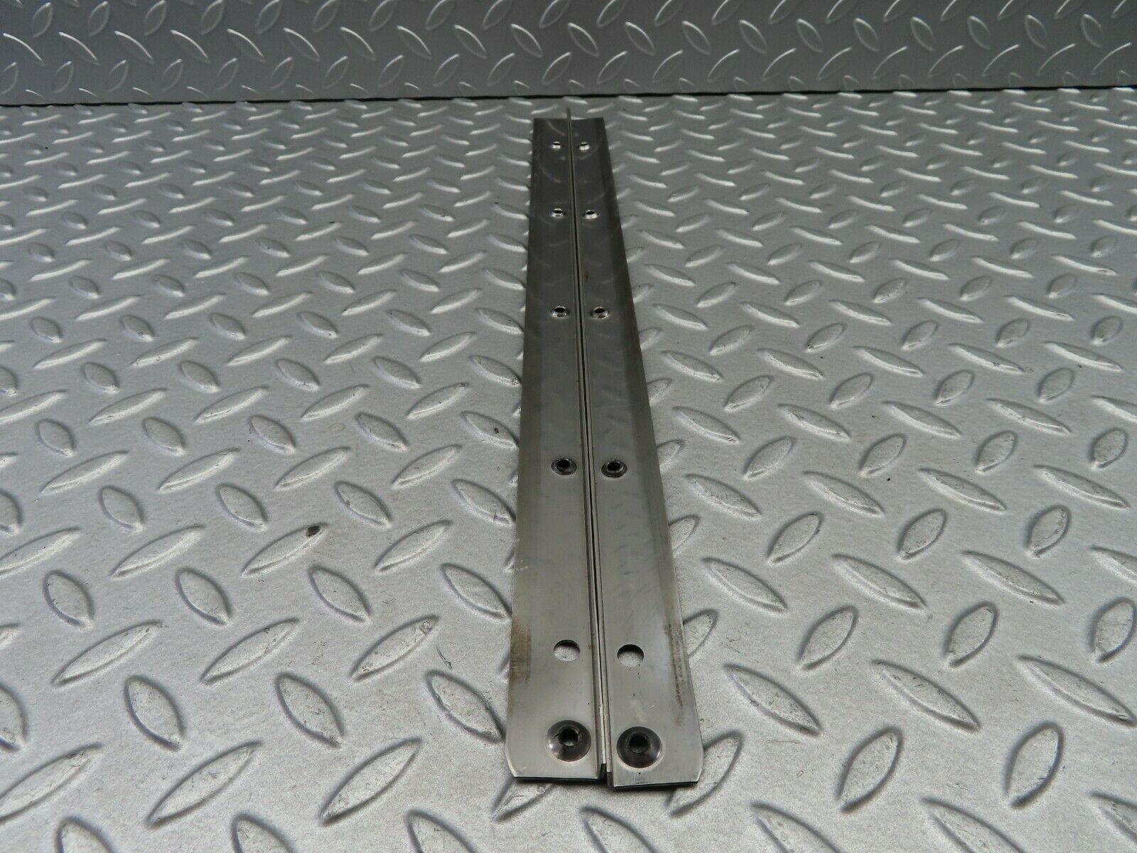 6170 Mercedes-Benz W126 380SE Sunroof Sliding Guide Rail Left And Right