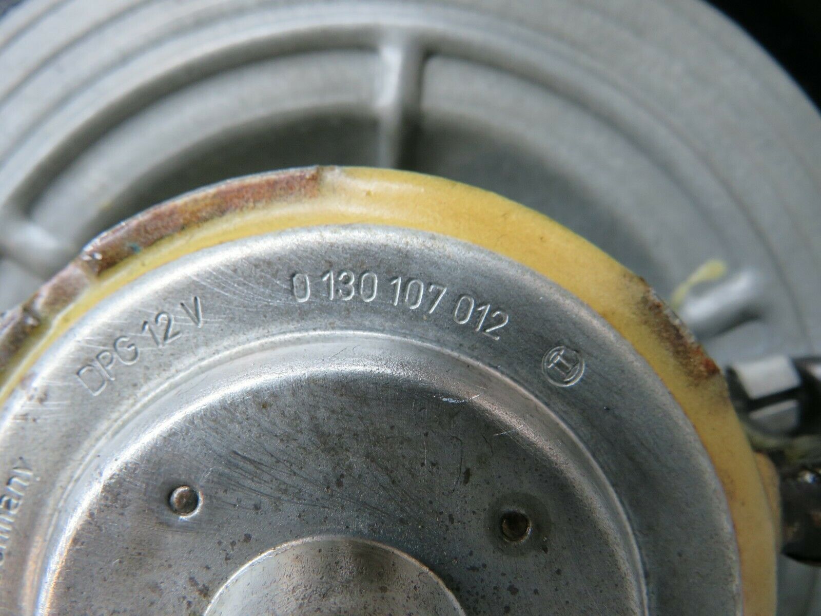 23304 Mercedes-Benz W116 350SE Heater Blower Motor With Housing 0130107012