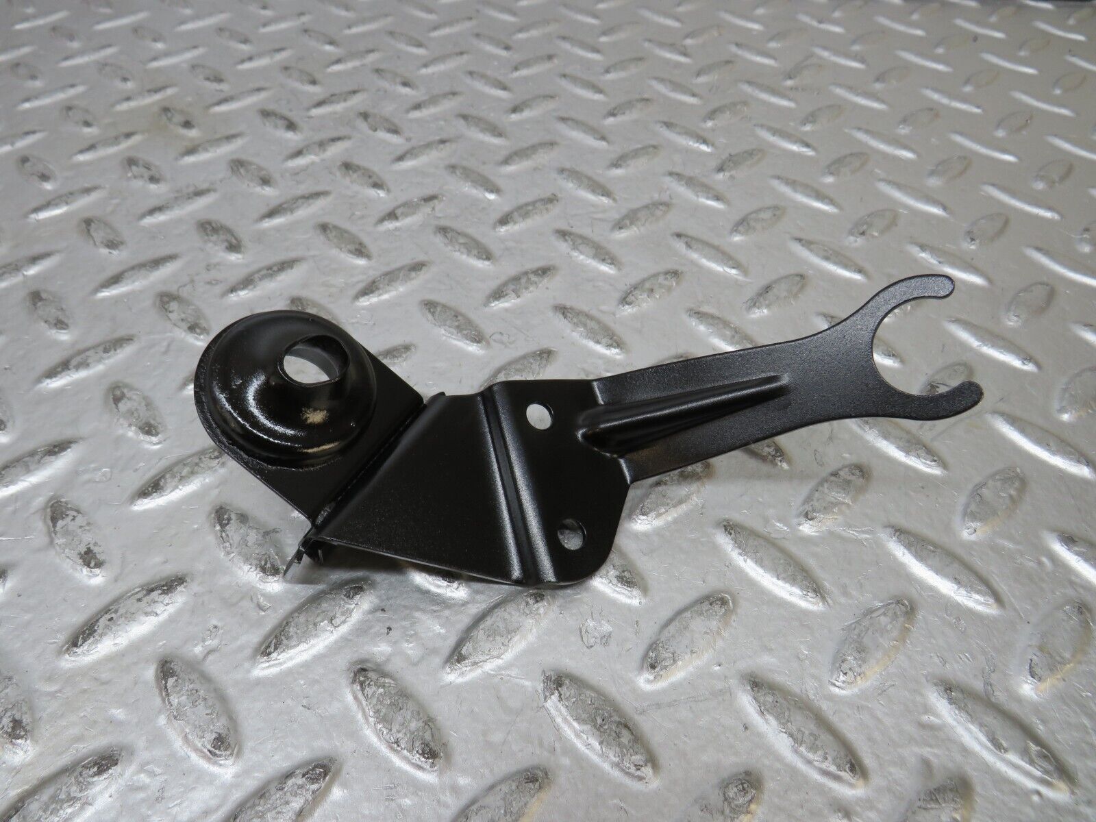 27460 Mercedes-Benz W123 280E Wire Cable Bracket