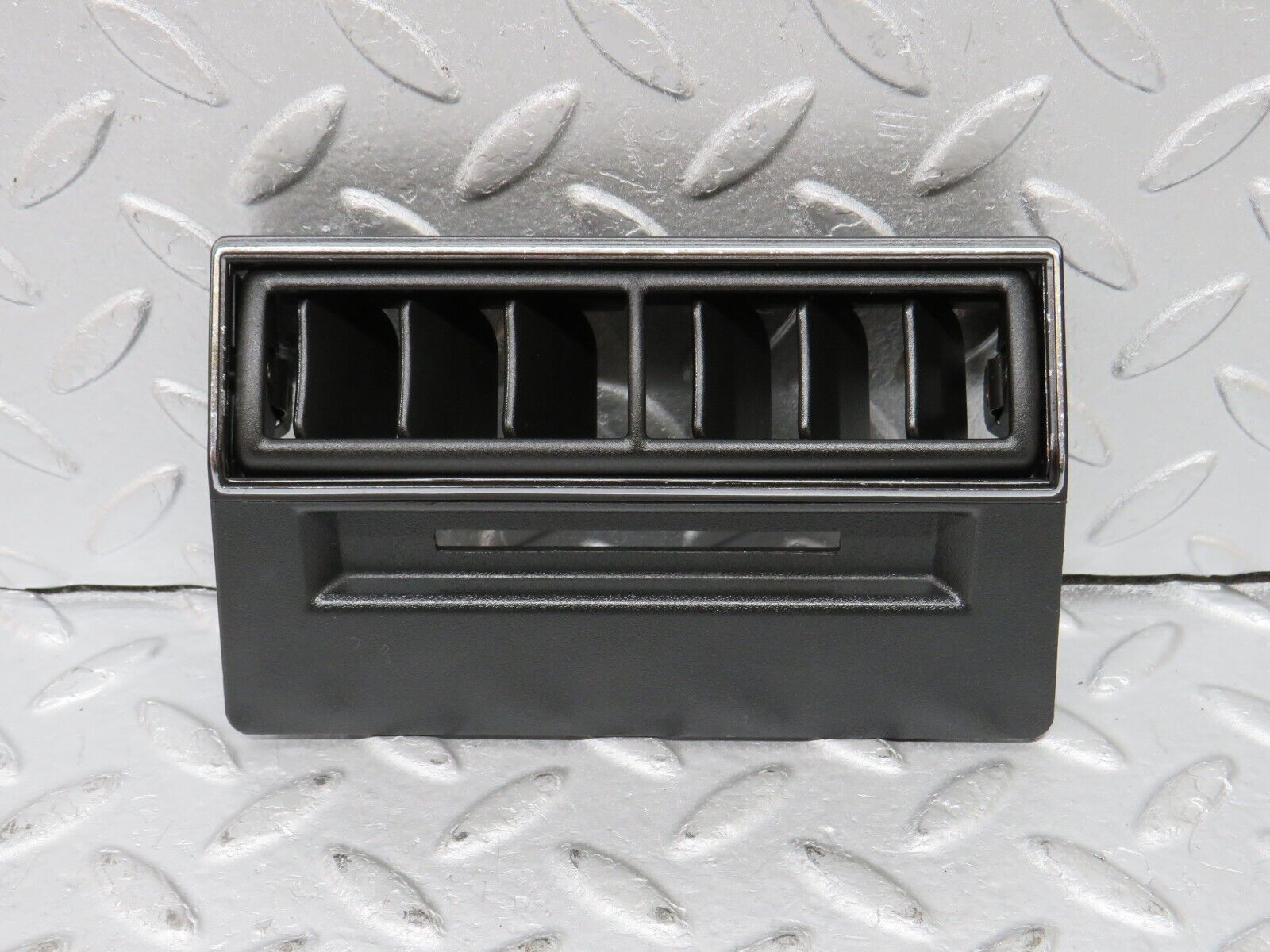 36187 Mercedes-Benz W126 420SE Centre Console Air Vent 1268300013