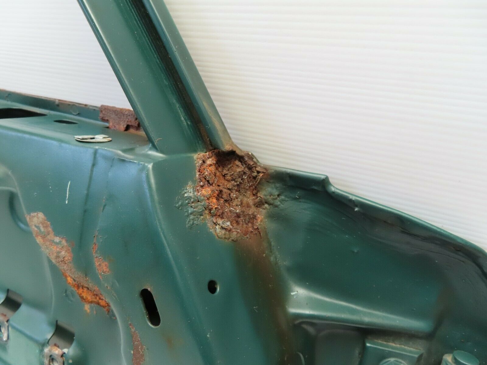 7930 Mercedes-Benz W115 220D Front Left Door