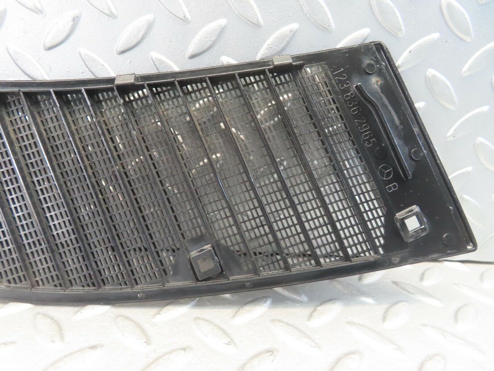 11341 Mercedes-Benz C123 230CE Coupe Air Intake Grill Left Side 1238362965