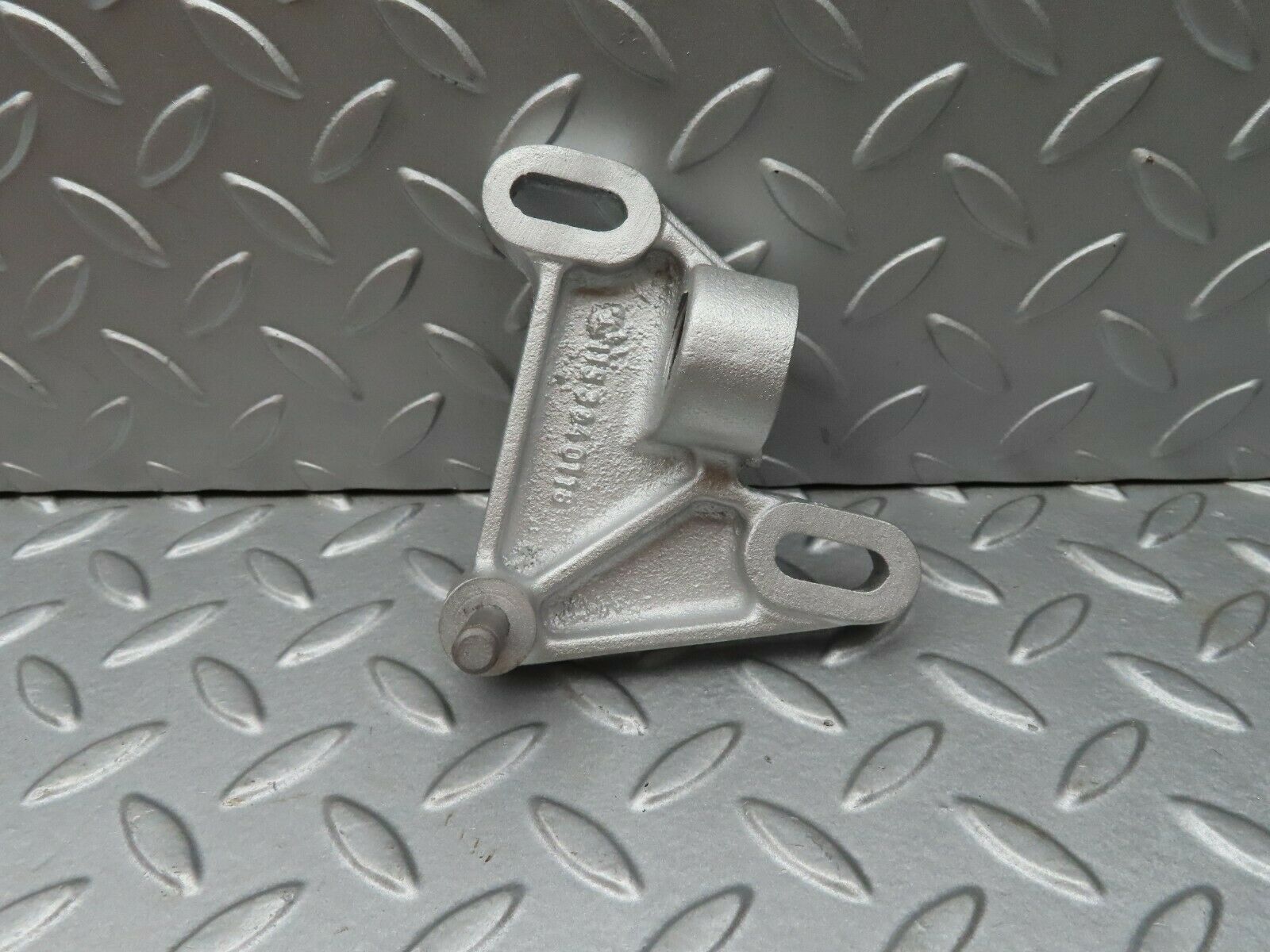 4790 Mercedes-Benz W114 280CE Coupe Handbrake Regulator Bracket 1153040118