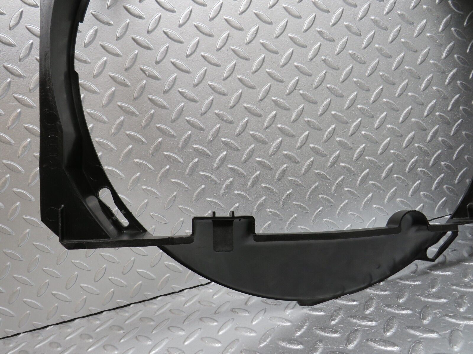 38232 Mercedes-Benz R129 280SL Coupe Radiator Fan Shroud Fan Cover 1295050055