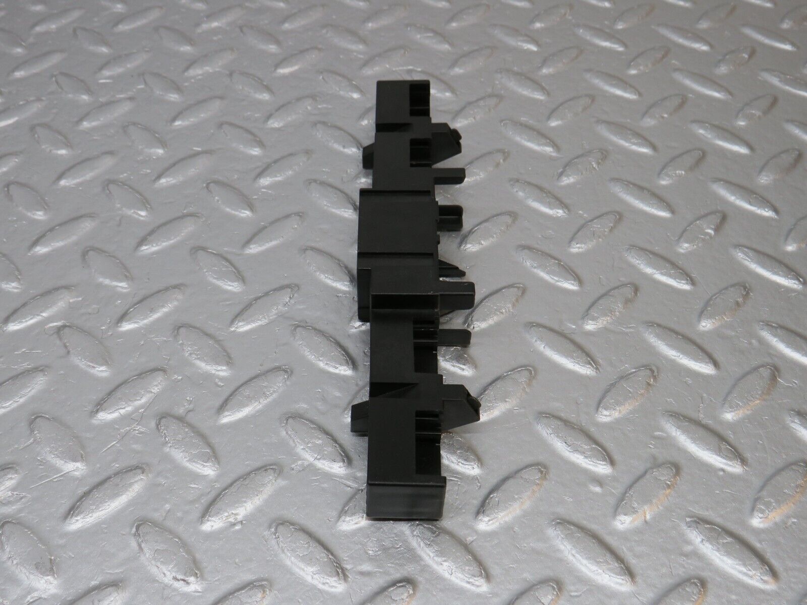 39749 Mercedes-Benz R129 320SL Coupe Connector Holder 1295451340