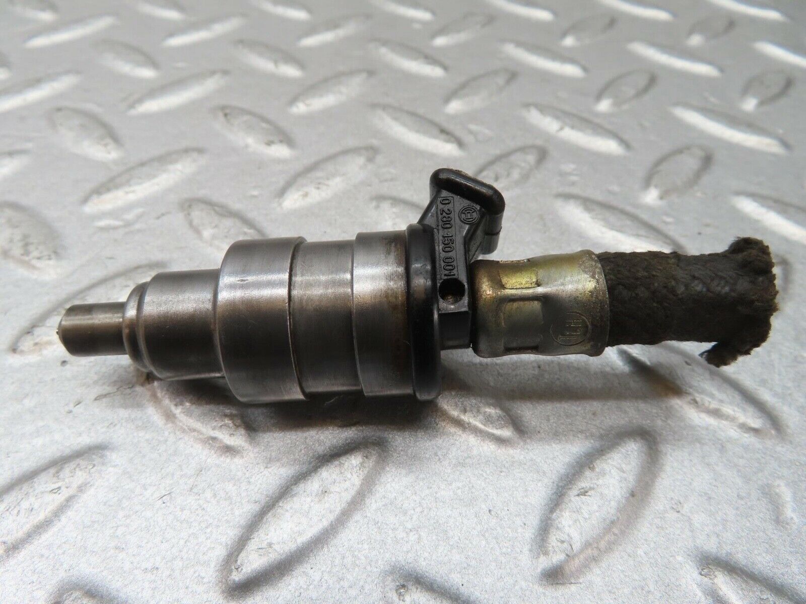 13339 Mercedes-Benz W116 350SE Fuel Injector Bosch 0280150001