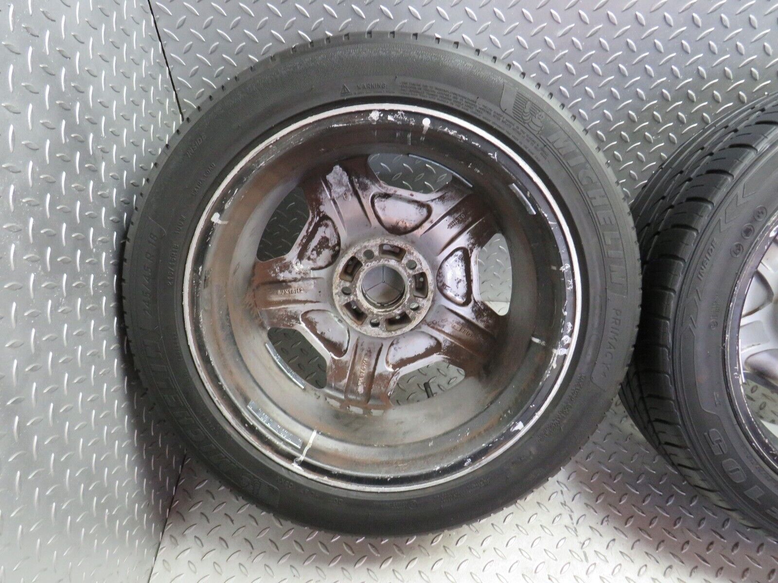 38022 Mercedes-Benz C126 Alloy Wheel Set 8Jx18 H2 ET37